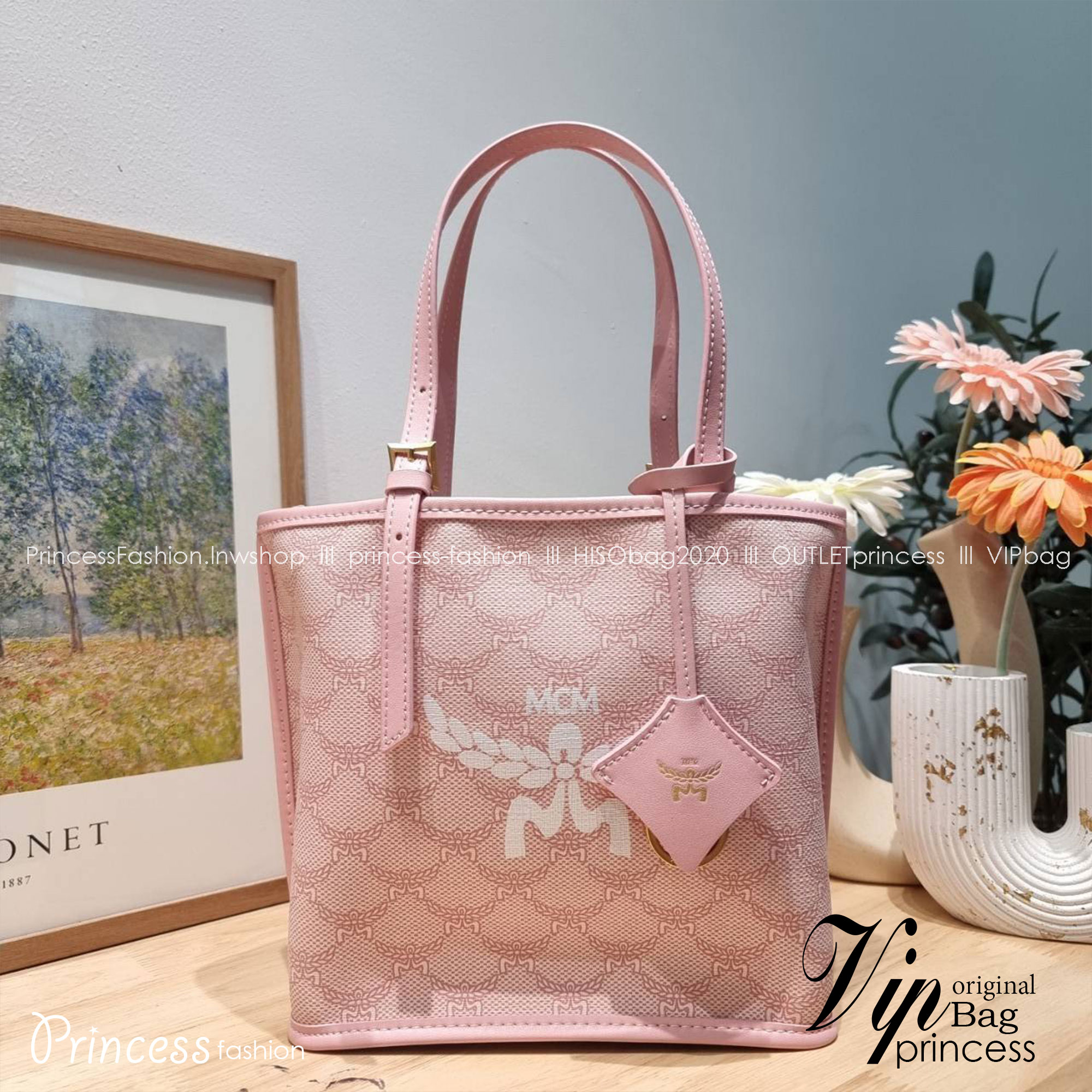 M.C.M MINI HIMMEL SHOPPER IN LAURETOS คอลเลคชั่นใหม่ พร้อมสีใหม่ ดีไซน์ละมุน น่าใช้มากๆ กระเป๋าทรงช้อปปิ้ง เรียบหรู