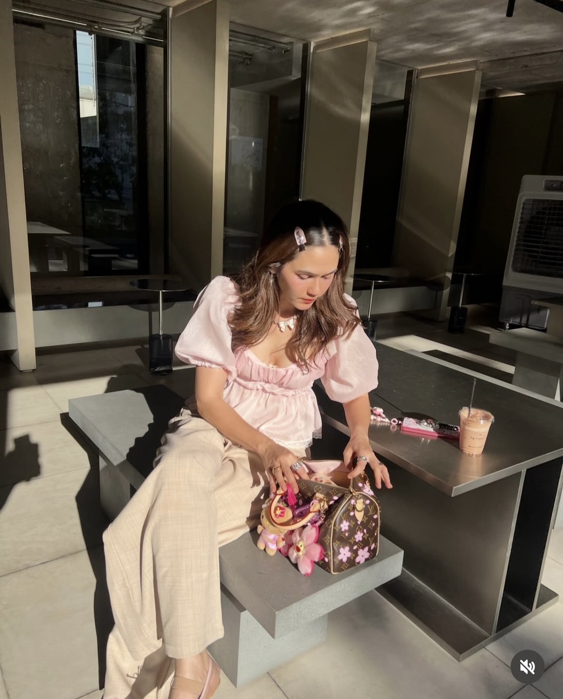 ORI หนังแท้ | คอลใหม่ดอกไม้แสนหวาน LV x TM Cherry Blossom bag กระเป๋าสะพายดีไซน์คลาสสิครุ่นสุดปัง ปรับลุคให้มีชีวิตชีวาด้วยลายดอกไม้เชอรี่บลอสซั่ม คอลใหม่สุดเอ็กซ์คลูซีฟ