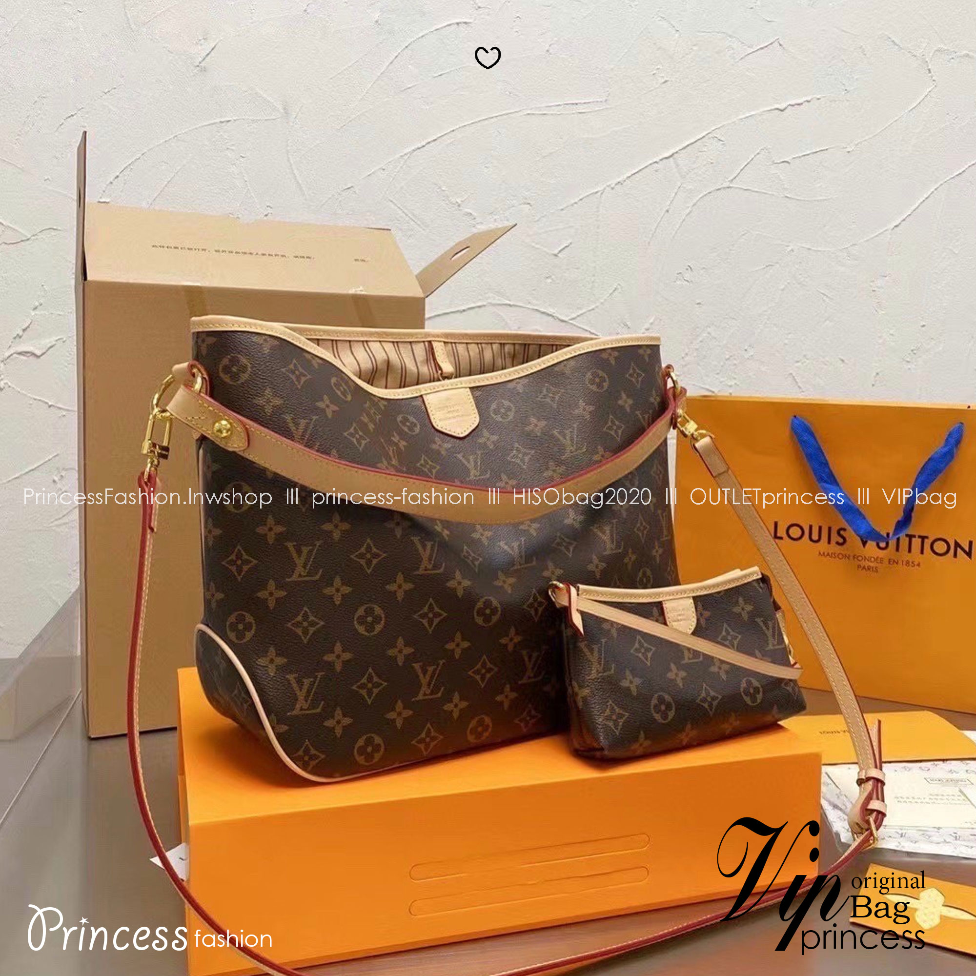 LV Monogram Delight Canvas Tote Bag กระเป๋าทรงโท้ทใบใหญ่ เอาใจสายแบกที่แท้ทรู จุของได้เยอะจุใจ แต่ยังคงความสวยคลาสสิกไม่มีเอาท์ เป็นใบโปรดที่หยิบใช้ได้บ่อย ตอบโจทย์ของใช้จริงจังทุกสิ่งอย่าง