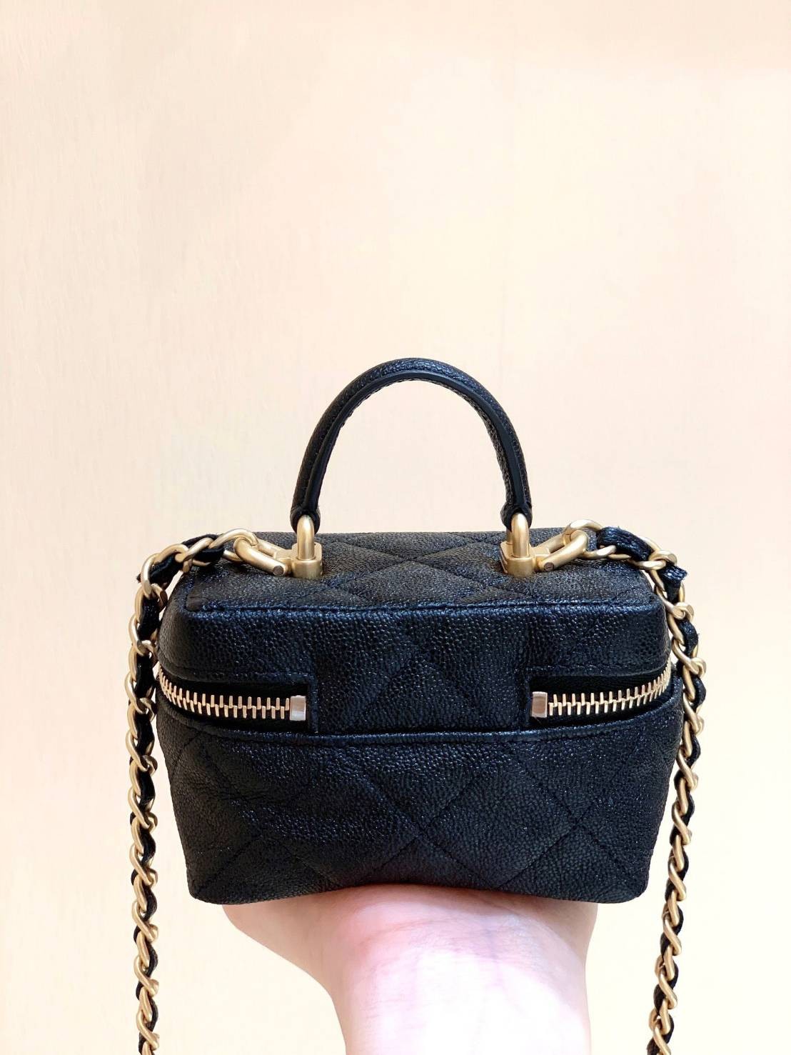 CHANEL Small VANITY With CHAIN พร้อมส่งแล้วค่า งานที่สาวๆ ตามหา เกรดท็อปออรินอล งานเหมือนสุด หนังแท้ สวยงามตามรูป