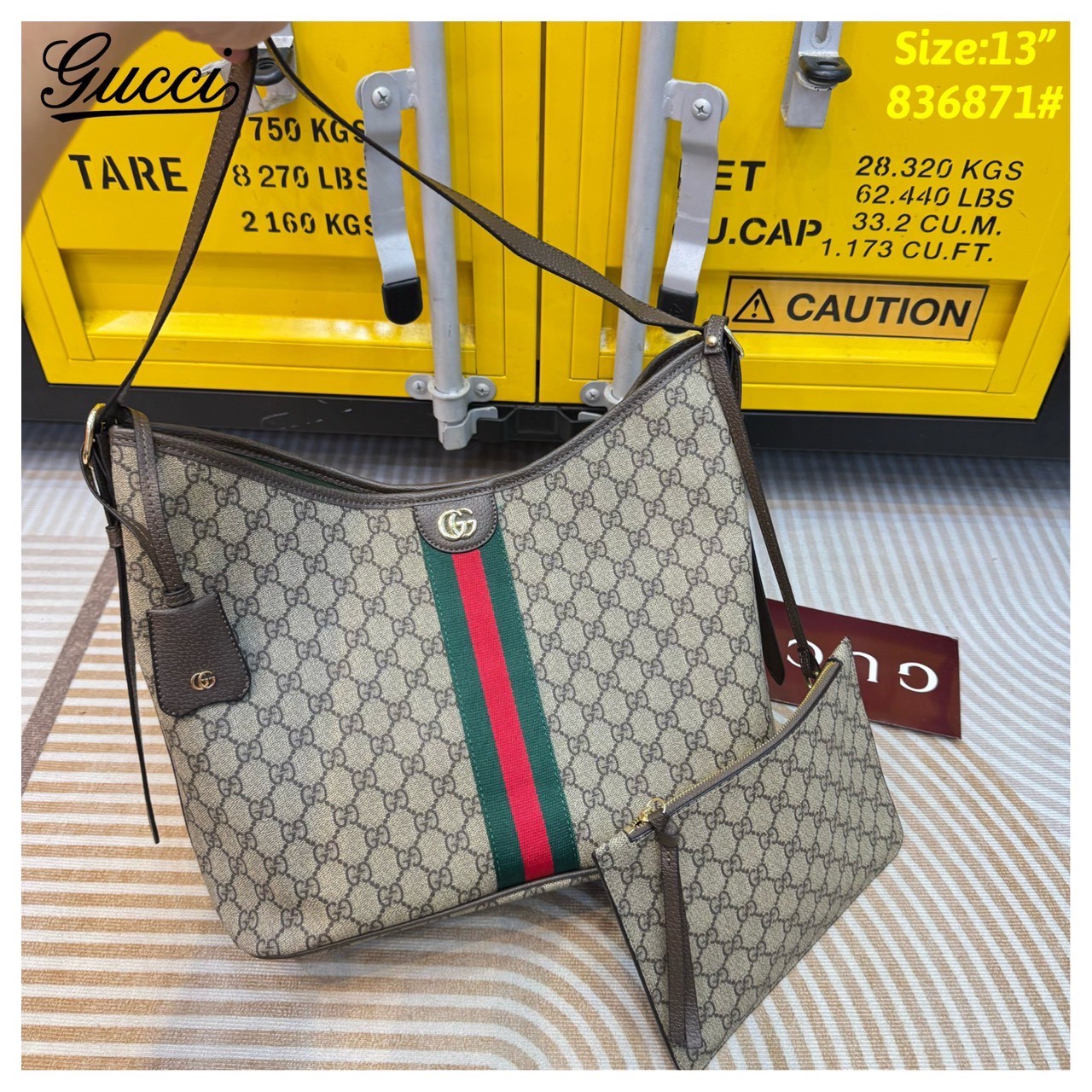 GUCCI Ophidia large shoulder bag กระเป๋าสะพายทรงโท้ท คอลสุดคลาสสิก ใบใหญ่กำลังดี จุคุ้ม โดดเด่นด้วยลวดลายคลาสสิคเอกลักษณ์ วัสดุหนังแคนวาส ภายในโล่งกว้างมาก