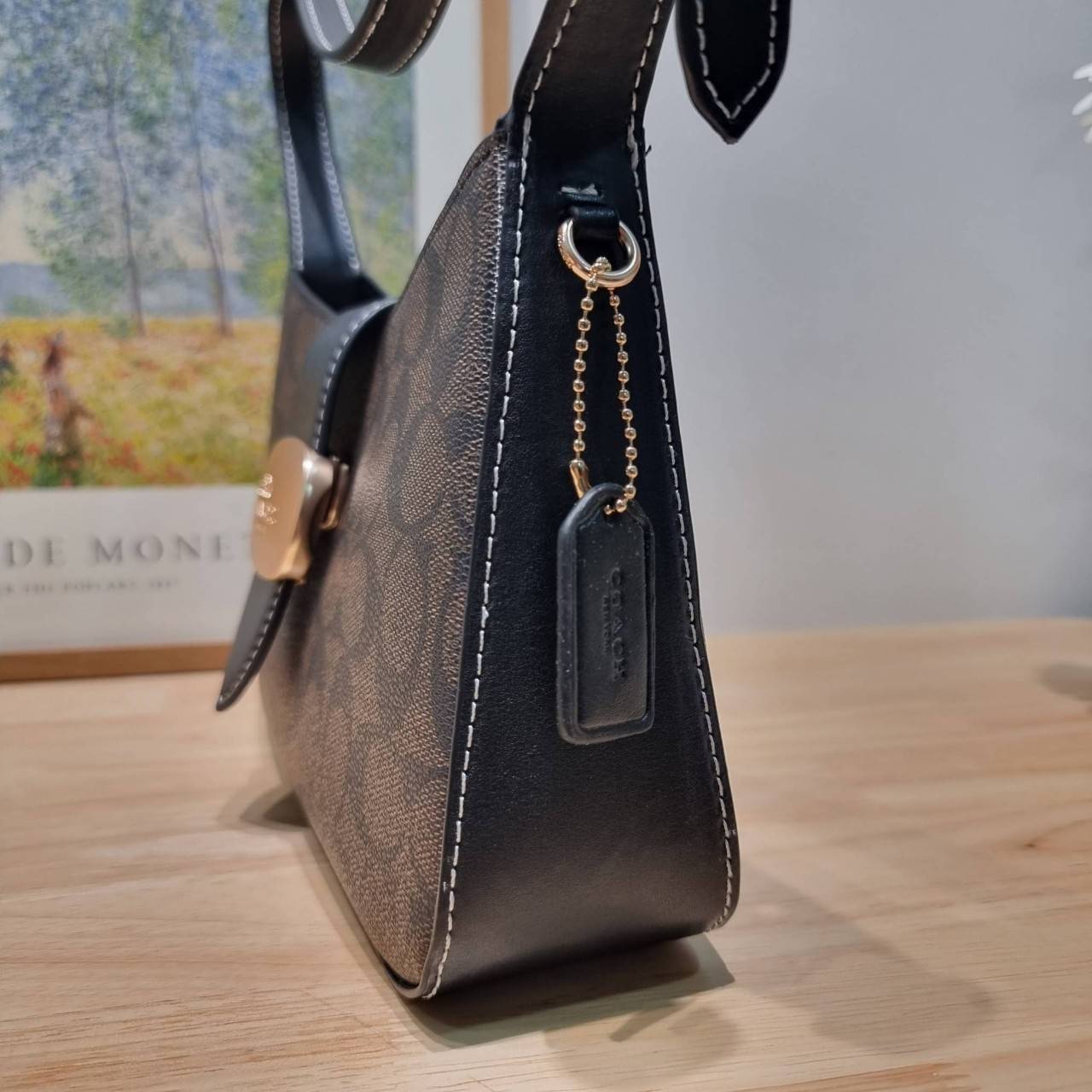 COACH ELIZA SHOULDER BAG IN SIGNATURE CANVAS CR532 / CR533 กระเป๋าสะพายไหล่ทรงโฮโบสุดหรู ดีไซน์โลโก้แบบใหม่สวยเด่น เกรดท็อปออริ เกรดดีสุด สลับแท้ 1:1 ใช้ต่างประเทศได้