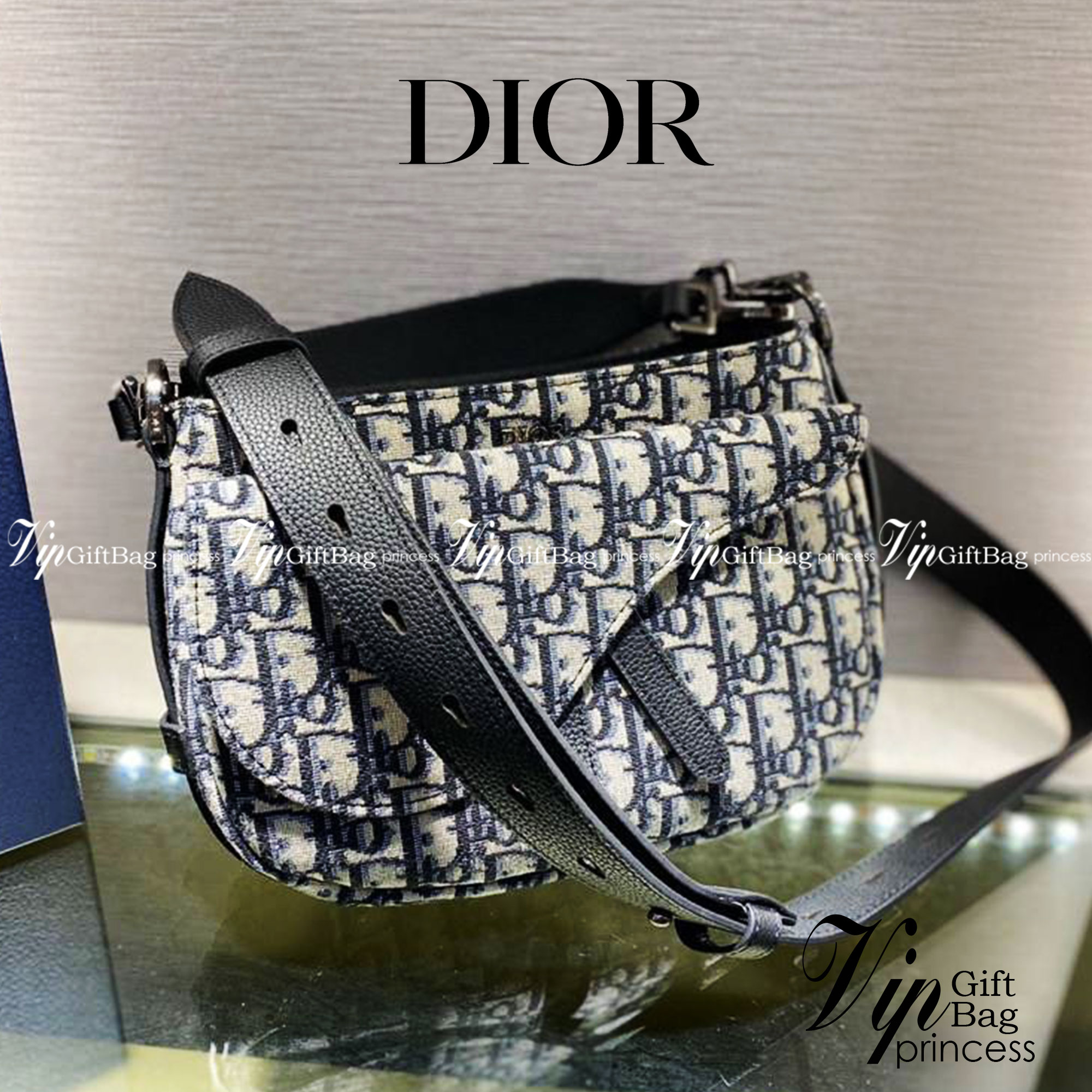 หนังแท้ DIOR MINI SADDLE SOFT BAG Beige and Black Dior Oblique Jacquard พร้อมส่งที่ไทย งานหนังแท้และผ้าแจ็คการ์ดออริจินอล ภาพสินค้าถ่ายจากงานขายจริง ใช้งานต่างประเทศได้