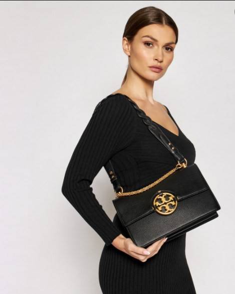 สวยจริงไม่จกตาจ้าา😘 TORY BURCH MILLER SHOULDER BAG BRAIDED STRAP LARGE ((81668)) พร้อมส่งที่ไทย! กระเป๋าหิ้วและสะพายไหล่ได้ในตัว หนังแท้ลายหนังสวยมากๆค่ะ ด้านหน้ามีอะไหล่โลโกแบรนด์ หรู สะพุดตาทีเดียว เปิดปิดกระเป๋าแบบฝาปิด ภายในมีช่องหลักใส่ของ2ช่