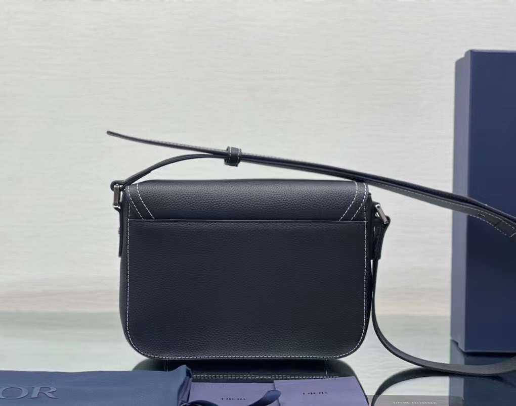 Dior Saddle Messenger Bag / Dior messenger bag Technical and Grained Calfskin เกรดเทพออริจินอล หนังแท้ ภาพถ่ายจากสินค้าจริง ใช้งานต่างประเทศได้