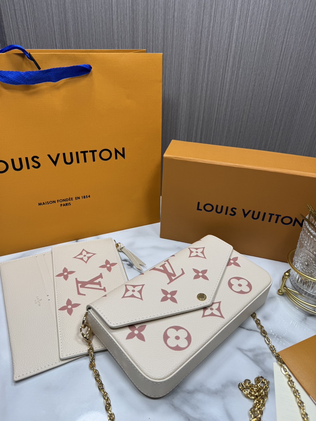 OP ORI หนังแท้ | LV Felicie Pochette bag in soft Monogram Empreinte leather กระเป๋าสะพายทรงพอชขนาดกะทัดรัด หนัง Monogram Empreinte เนื้อนุ่มประทับลาย Monogram สุดไอคอนิก