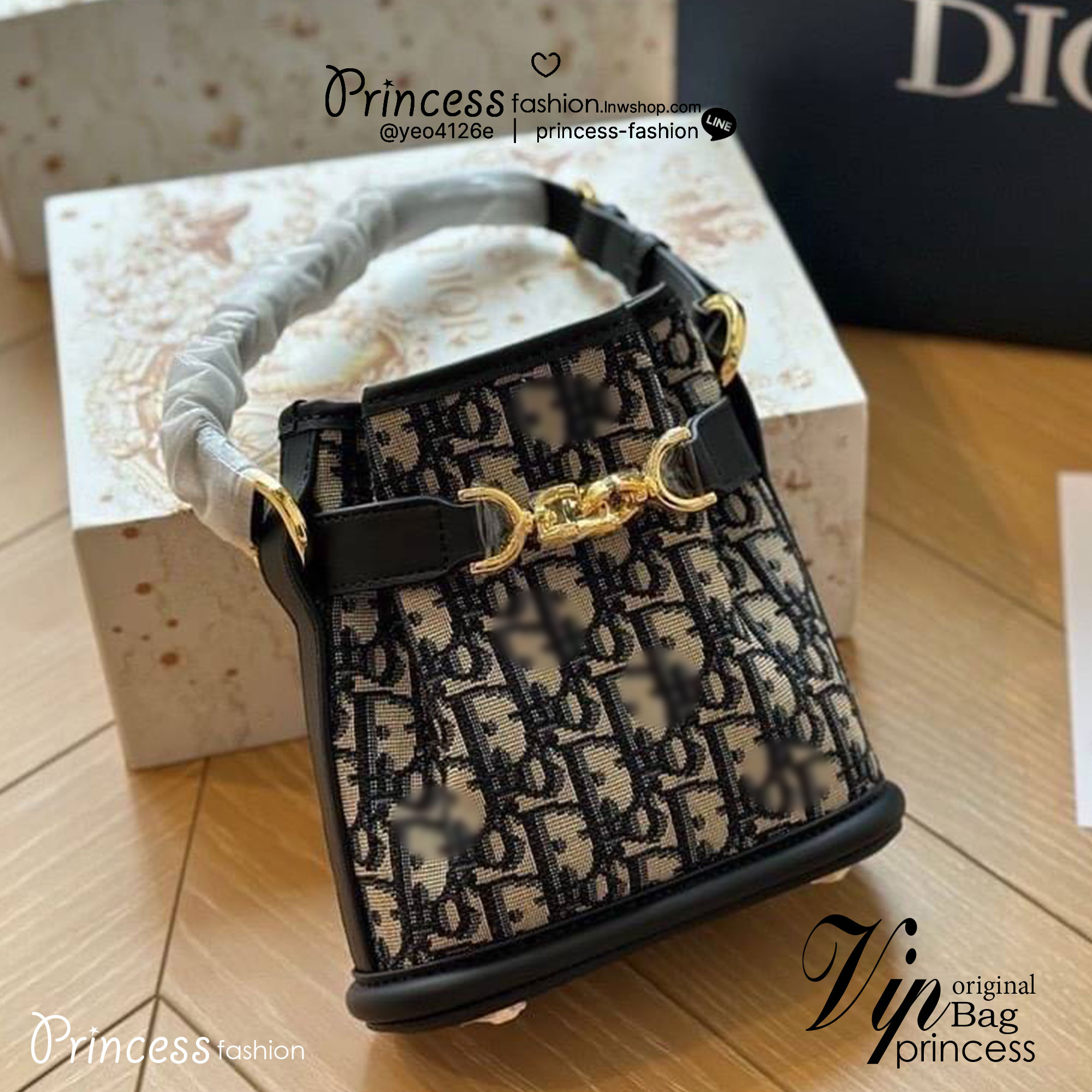 DIOR Small C'est Bag Oblique Jacquard กระเป๋าสะพายสุดคลาสสิค ดีไซน์หรู ไซส์เล็กกะทัดรัด ใช้งานง่าย สะพายได้ทุกโอกาส ไอเท็มร้อนแรง ดีเทลสวยไม่ซ้ำใคร