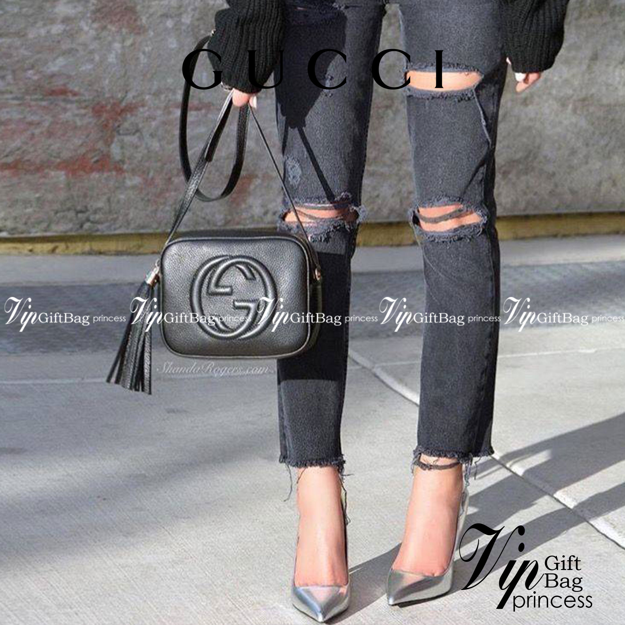 GUCCI Soho Disco Bag in Black Leather Hot item!! รุ่นหายาก ยอดฮิต GC soho crossbody bag กระเป๋าสะพายข้าง พรีเมี่ยมกิ๊ฟจาก dutyfree ที่สาวๆตามหา ด้วยดีไซน์และรูปทรงคลาสสิค ทำให้ใช้งานง่าย ตอบโจทย์ทุกลุค วัสดุหนัง pepble มีเอกลักษณ์ที่พู่หนัง สีเข้ากันกับตั