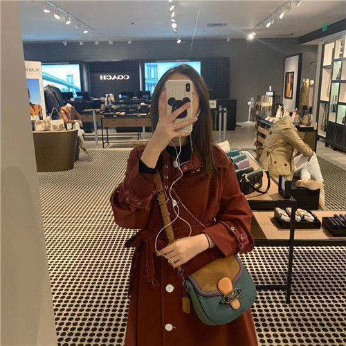 OUTLET 】COACH JADE SADDLE BAG IN COLORBLOCK (COACH 91084) สวยพิฆาตมาก สยบทุกสายตา 🌺 พร้อมส่งความสวยก่อนใคร// กระเป๋าถือ สะพาย มีสายสะพายยาว ถอดและเลื่อนปรับระดับได้ //วัสดุหนังแท้เต็มใบ หนังคุณภาพ ขึ้นทรงสวยมากๆ งานสวยคมกริบที่สุด //ฝาเปิดเป็นแบบฝ