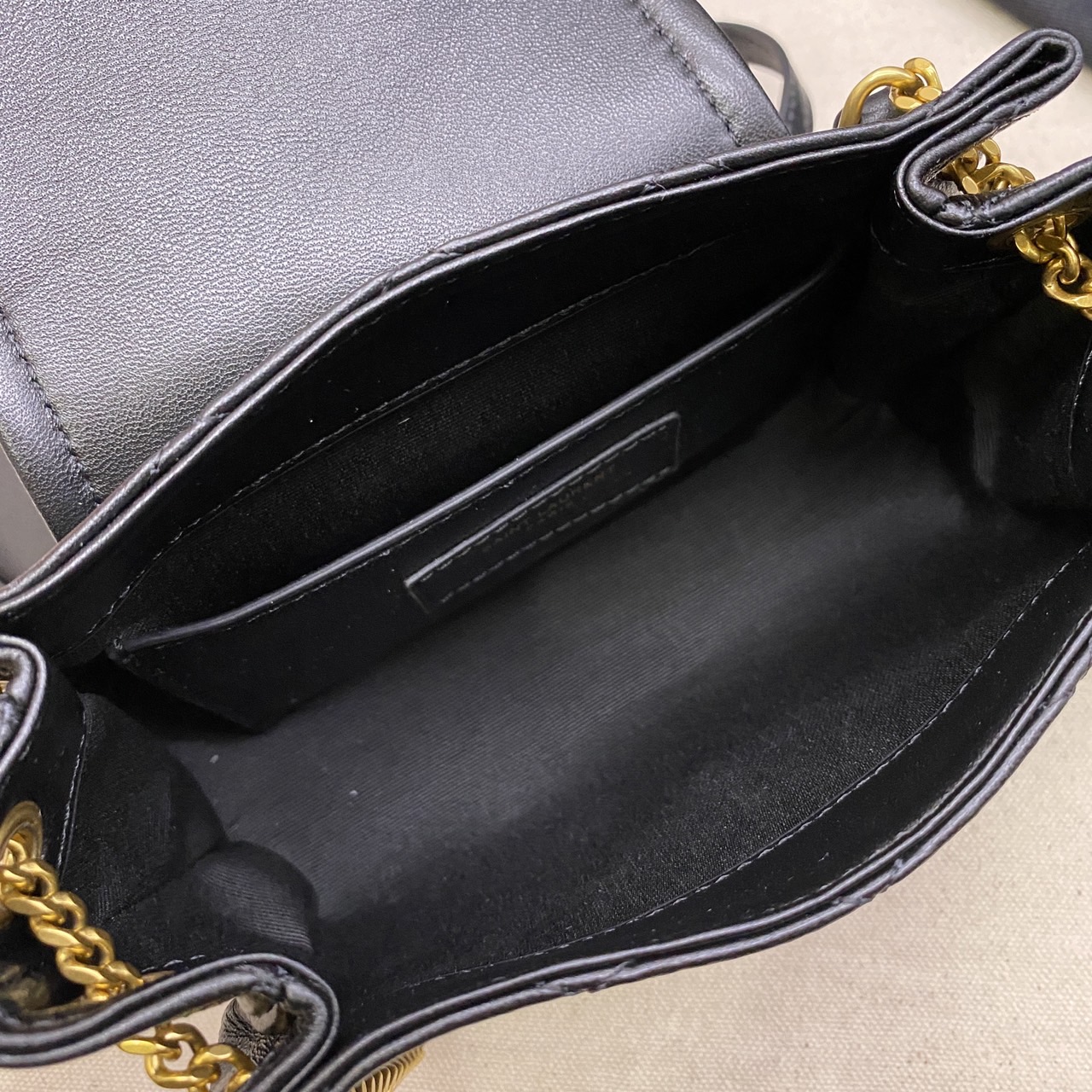 YSL mini nolita Black กระเป๋าสะพายดีไซน์หรูไซส์มินิ เกรดออริ สลับแท้ 1:1 ใช้ต่างประเทศได้ Nolita bag with front flap