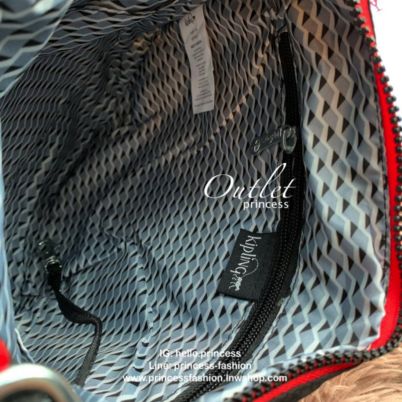 Kipling ARTO Cross-Body Bag กระเป๋าสะพายข้าง วัสดุ100% Polyamide น้ำหนักเบา เปิดปิดด้วยซิปเดียวด้านบน ภายในมีช่องเล็กแตกเป็นสัดส่วน ใส่กระเป๋าสตางค์ยาวและมินิไอแพคได้ ด้านหน้ามีช่องใช้งานเพิ่ม2ช่อง สายสะพายปรับฟรีไซส์ สะพายสายคู่หรือสายเดี่ยวได้ ใช้งานได้