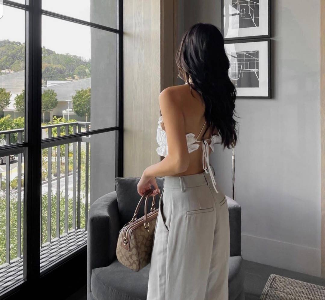 COACH ROWAN SATCHEL IN SIGNATURE CANVAS (COACH F83607)🌺ระดับตัวTOP ยกให้เธอเลย กับรุ่นนี้💃//หมอน 10" รุ่นมีช่องซิปด้านหน้า สามารถแยกเก็บของสำคัญๆได้อย่างเป็นสัดส่วน สำหรับใครที่ชอบกระเป๋าที่จุของได้เยอะๆ รุ่นนี้ตอบโจทย์ได้เลย แนะนำว่า