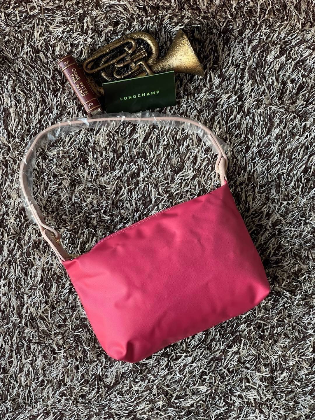 LONGCHAMP LE PLIAGE RE-PLAY Shoulder bag แฟน ๆ ของกระเป๋าไนลอนพกพาอันเป็นเอกลักษณ์ของแบรนด์ ตอนนี้มีคอลเลกชั่นใหม่ล่าสุดให้เลือกสรร