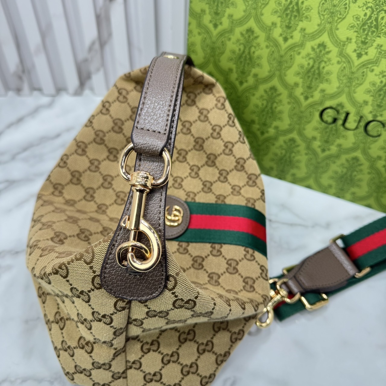 ORI หนังแท้ | GUCCI GG Ophidia Large Shoulder Bag / Gucci Hobo Bag ใหม่ล่าสุด จากเทศกาล Gucci Cruise 2026 กับกระเป๋าถือทรงโฮโบ พร้อมสายสะพาย ยังคงเป็นคอลเลคชั่นตัวเด่น สวยสะบัด! ดีไซน์ทรงยอดฮิตติดกระแสสุดๆ