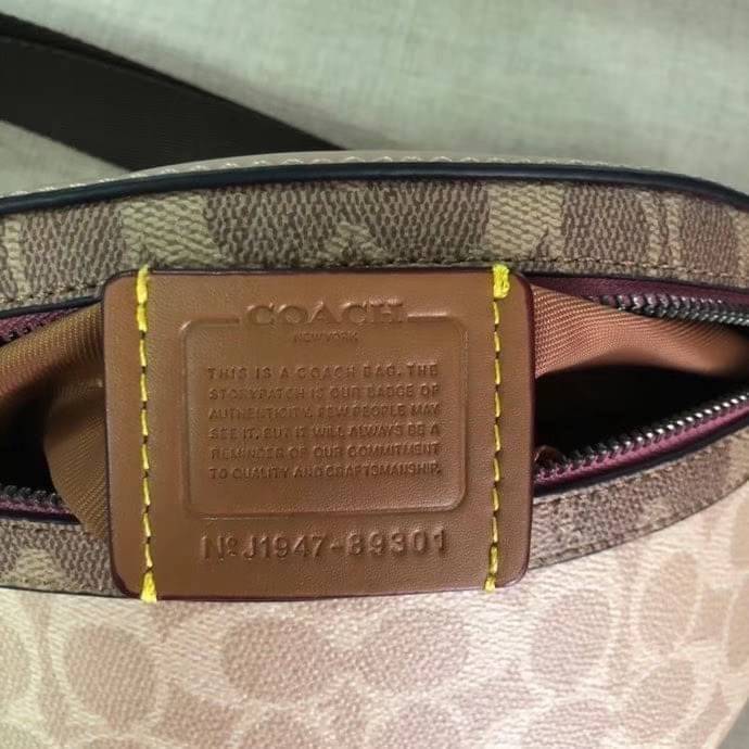 LIMITED EDITION !! COACH BELT BAG IN SIGNATURE WITH REXY BY GUANG YU กลับมาอีกครั้งกับ Coach X Disney สวยงามมากๆค่ะ คาดอก คาดเอวได้ ลาย C ตัดขอบหนังเรียบ มีช่องซิปทั้งหน้า//หลัง ใส่มือถือได้ทุกรุ่น;พาสปอร์ตได้ ;กระเป๋าเงินใบกลางได้;อื่นๆจำเป็นได้ครบค่ะ.