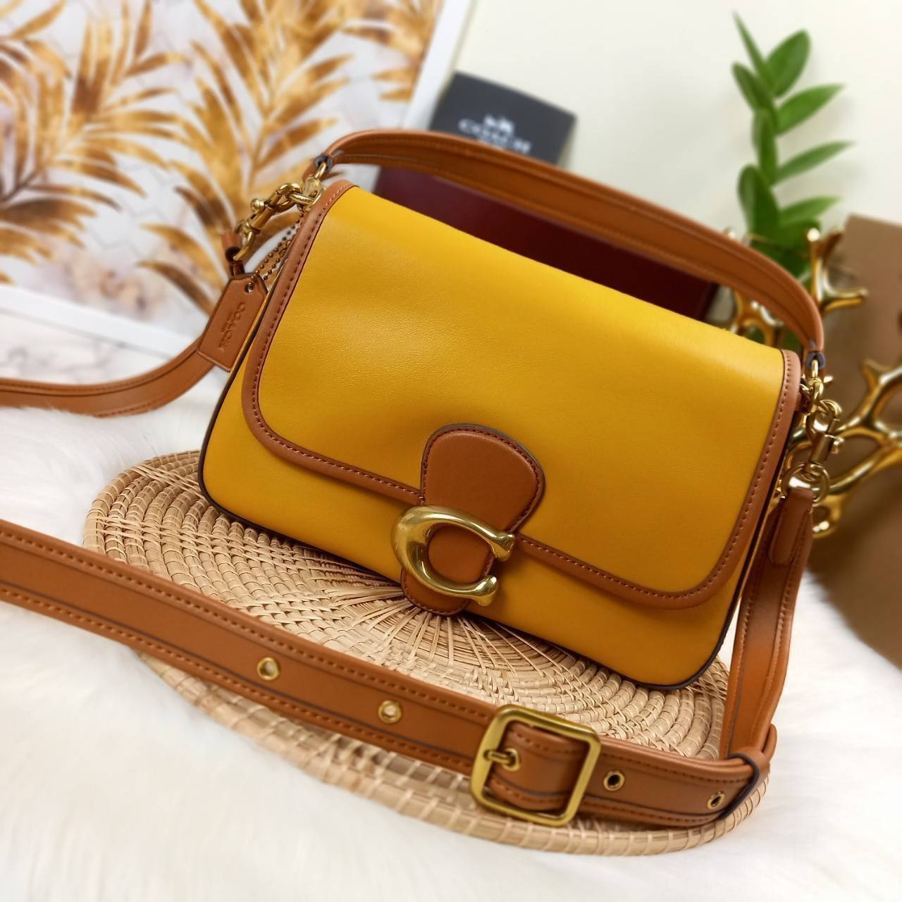 COACH SOFT TABBY SHOULDER BAG (C4823//C5261) กระเป๋าถือ กระเป๋าสะพาย ที่ใครๆก็เข้าถึงได้ หรูหรา คลาสสิค ลุคเรียบร้อย แต่ความสวยไม่น้อย! ดาเมจความลุคผู้ดีรุนแรงมาก!!เกินต้าน!!// วัสดุหนังแท้ทั้งใบ หนังเรียบ หนังนิ่มมากๆ อยู่ทรงสวยมากๆด้วย// ด้านในโล่งกว้าง