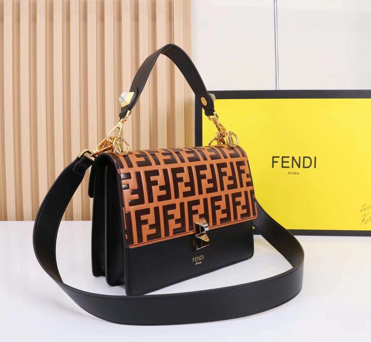 พร้อมส่ง 3 สี FENDI Kan I leather bag กระเป๋าสะพาย 🧡 เกรดออริจินอล 1:1 สลับแท้ ใช้งานต่างประเทศได้ ภาพถ่ายจากงานขายจริง