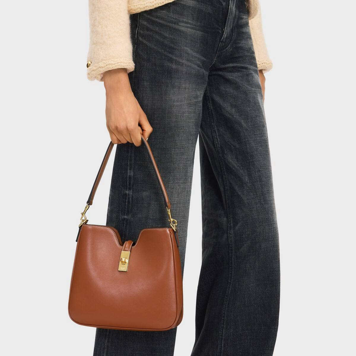 CELINE small camille soft bag มาแรงมาก! กับกระเป๋าที่ตัวแม่ใช้กันเยอะสุดๆ แม่ชมเอย อินฟลูดังๆมีใช้กันครบ ด้วยรูปทรงยอดนิยม