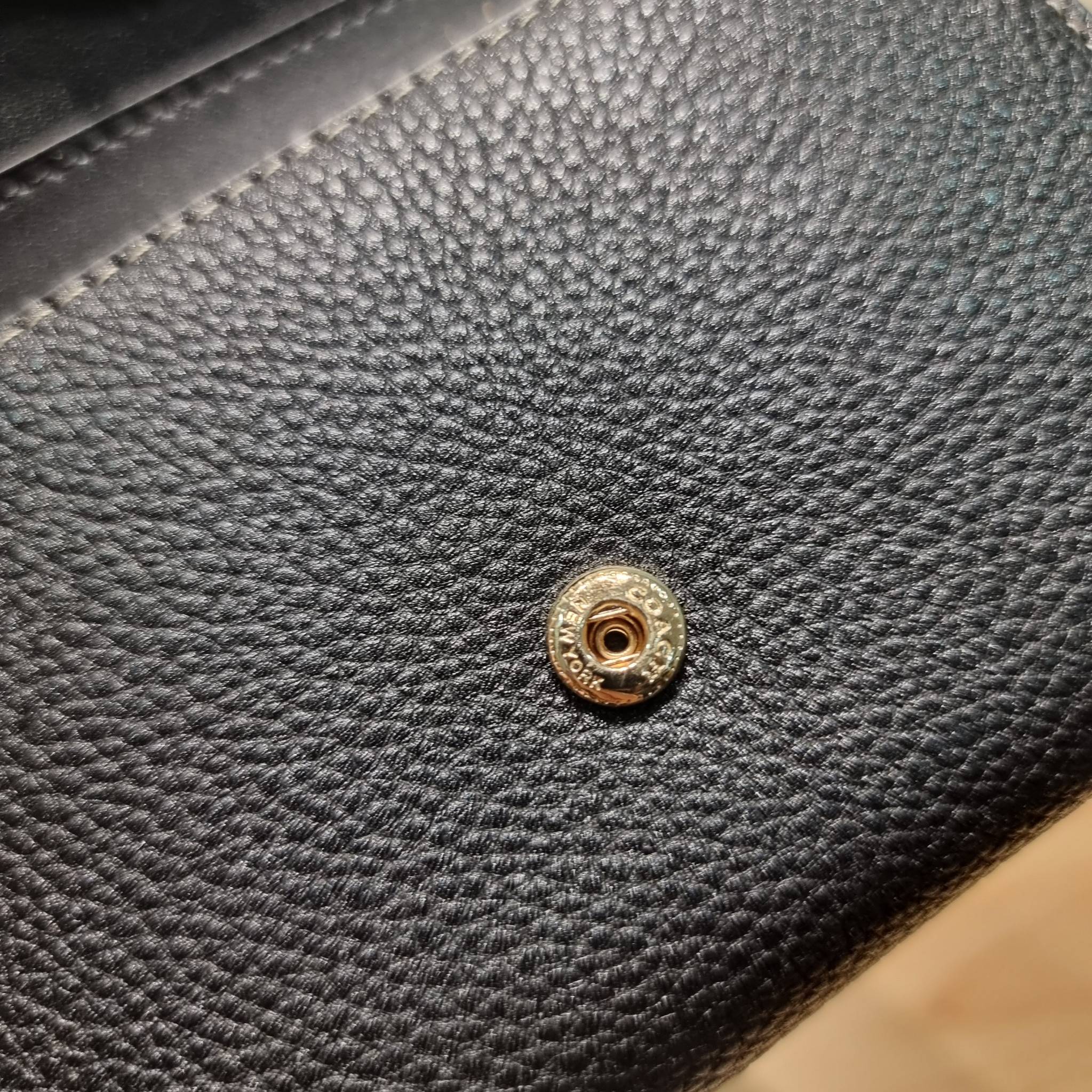 COACH MEDIUM GRACE WALLET IN SIGNATURE CANVAS CC061 CC060 CC059 พร้อมส่ง 5 สี กระเป๋าสตางค์ใบกลาง ดีไซน์หรู โดดเด่นด้วยโลโก้สไตล์วินเทจ คลาสสิค โทนสีใช้งานง่าย