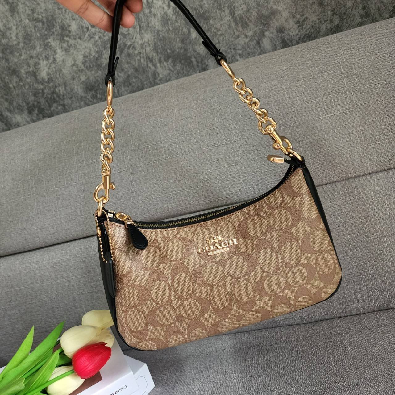 พร้อมส่งครบสี สวยทุกสีเลยค่า😘 ((CA173//CA209//CA548)) COACH TERI SHOULDER BAG 🔹กระเป๋าทรงพอช ในรูปแบบหนังแท้ หนังนิ่มสวยมากค่ะ