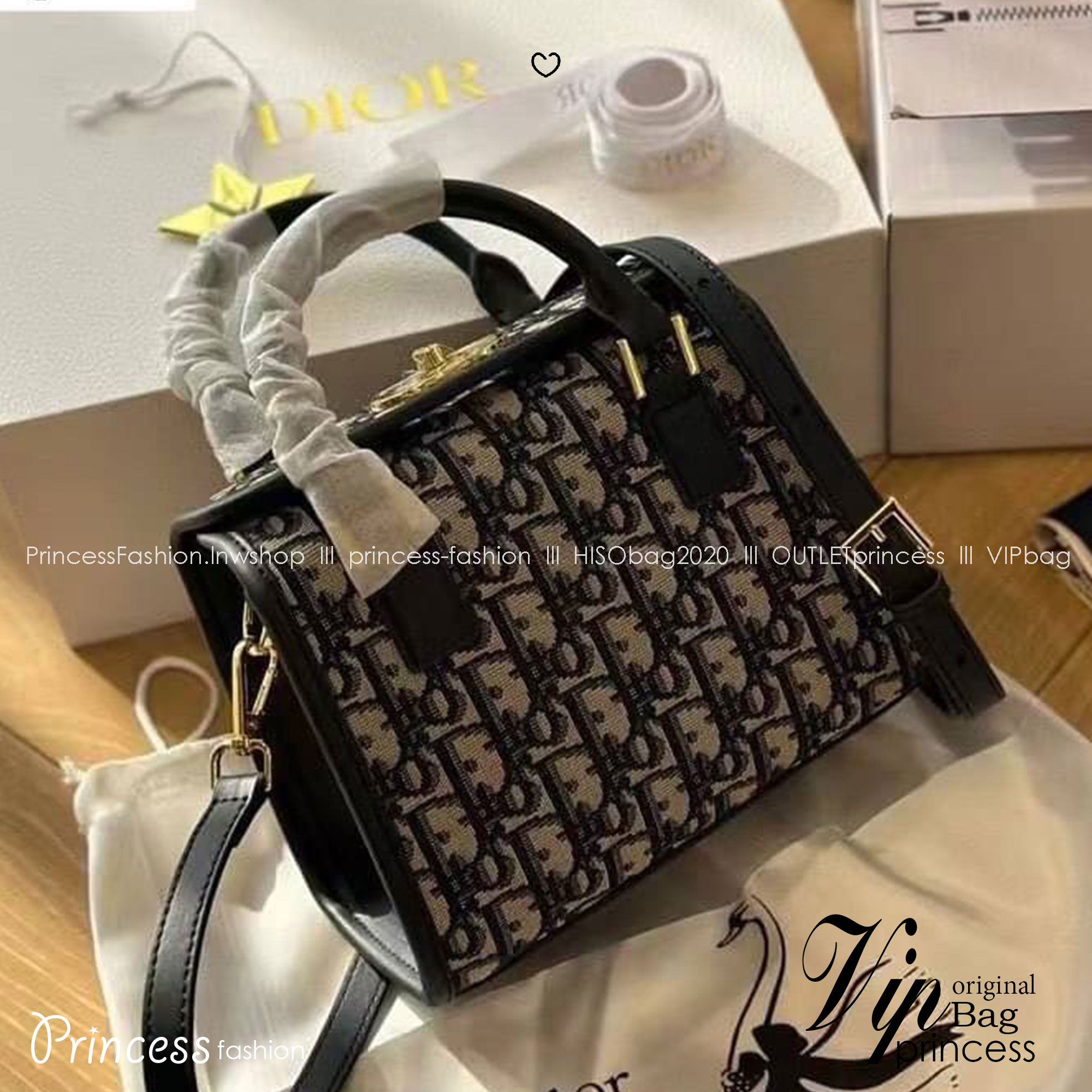 DIOR SMALL BOSTON BAG Blue Oblique Embroidery กระเป๋าสะพายทรงกล่องบอสตัน New for Winter 2023 คอลผู้ดี สวยหรู ตอบโจทย์และแมทช์ได้กับทุกลุคทุกสไตล์