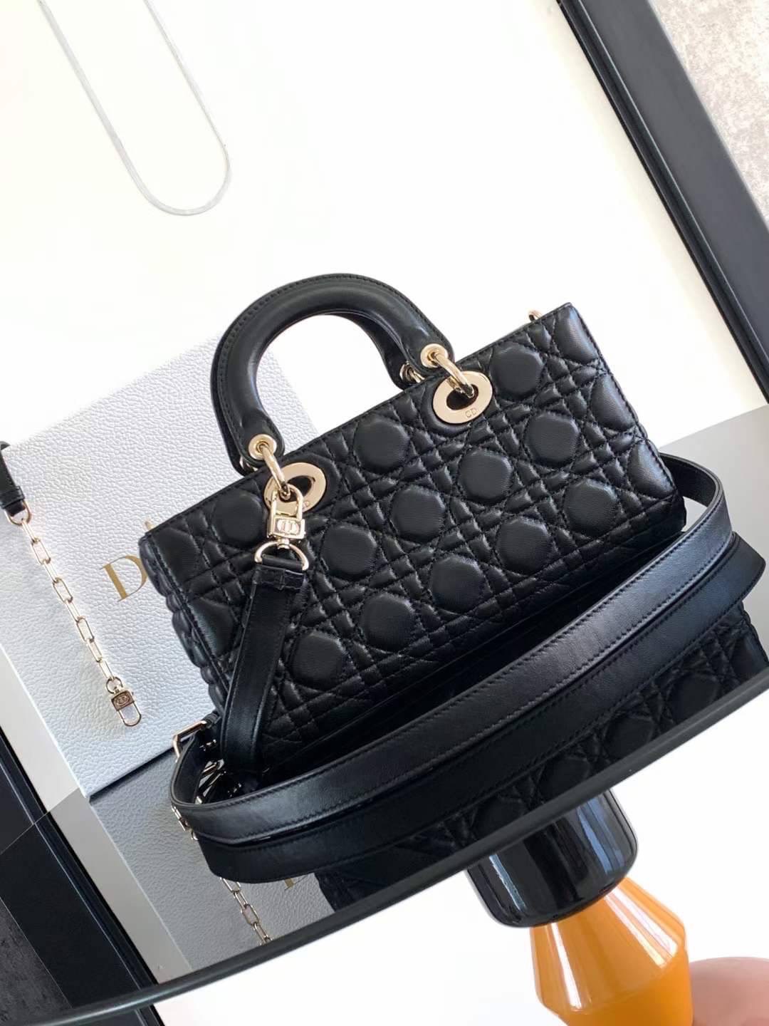 DIOR Medium Lady D-Joy Bag / LADYDIOR กระเป๋าสะพายสง่างามเหนือกาลเวลา เกรดท็อปออริ สลับแท้ 1:1
