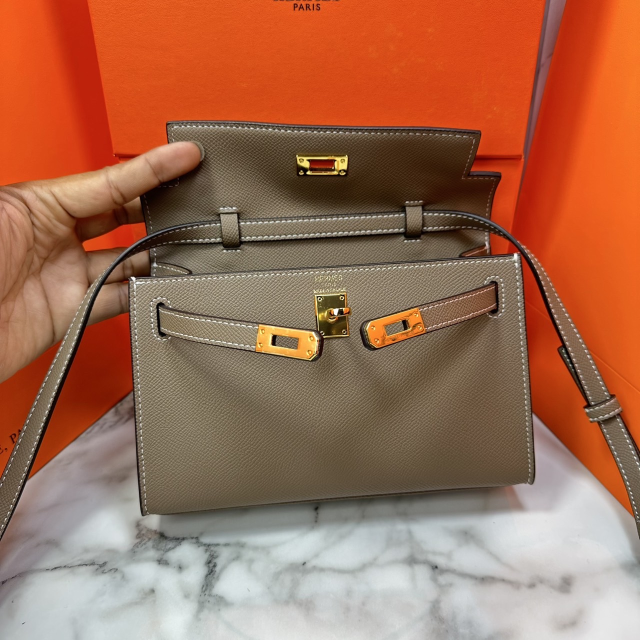 ORI หนังแท้ | Hermes Mini Kelly Pochette 20cm จิ๋วแต่แจ๋ว ราคาพุ่งยิ่งกว่าทอง กระเป๋าสะพายที่สุดแห่งหรูหราลัคชู นิยามของความสง่างามเหนือกาลเวลา