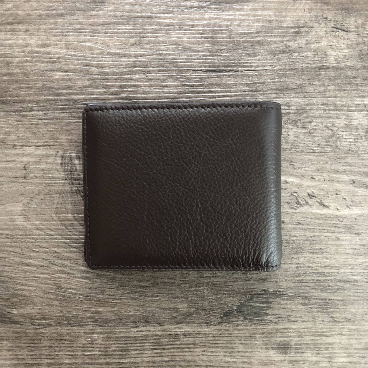 COACH Compact ID Wallet in Sport Calf Leather กระเป๋าสตางค์ใบสั้น ภายในมีช่องใส่บัตร, ธนบัตร มาพร้อมกระเป๋าใส่บัตรใบเล็กอีก 1 ใบ จะมอบเป็นของขวัญหรือใช้เองก็แนะนำค่ะ