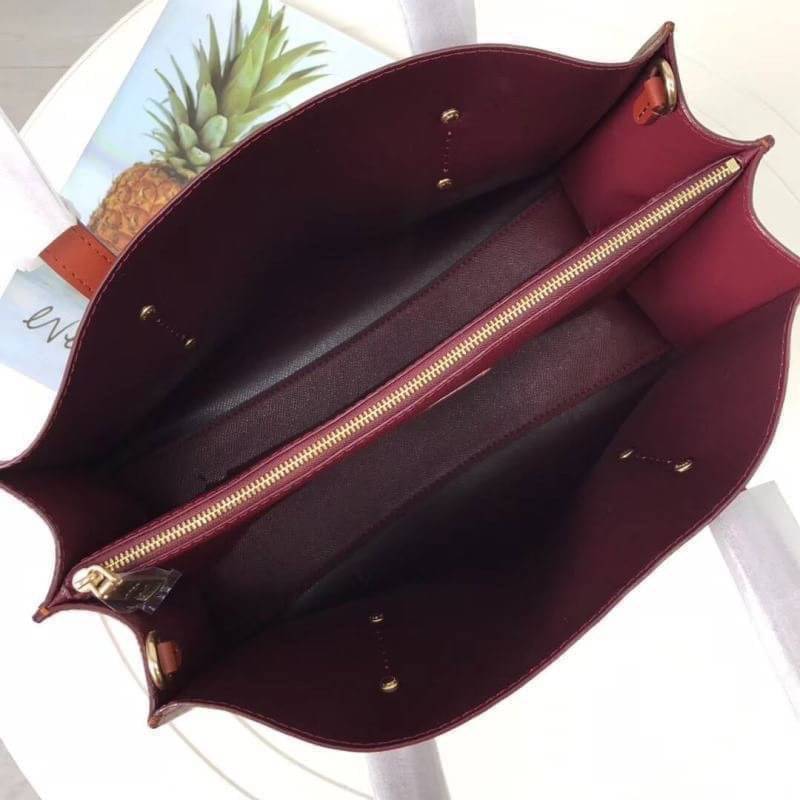 COACH Signature Charlie Medium Satchel พร้อมส่ง 2 สี