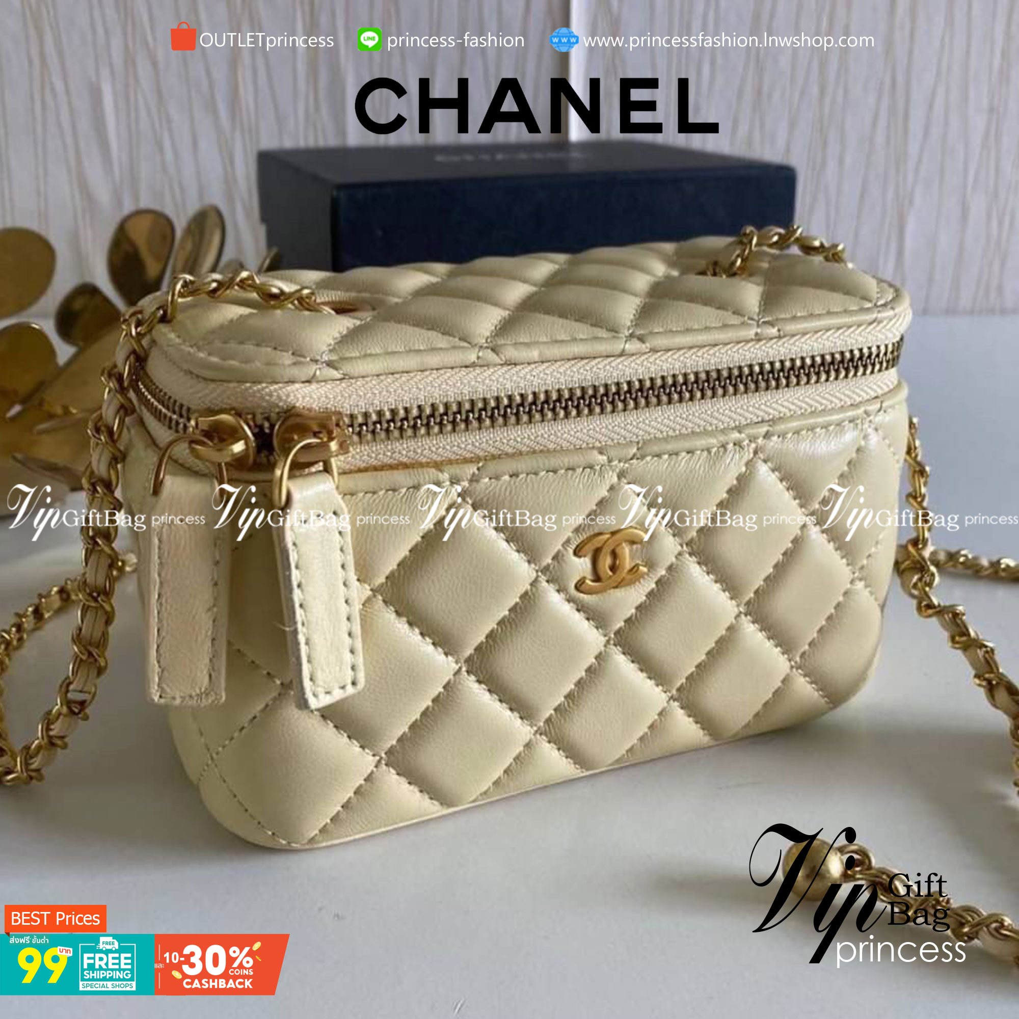 VIP GIFT 】หนังแกะแท้ CHANEL Box With Chain สายโซ่ทองหรูมาก หนังเรียบฟู ขึ้นเงา กระทบแสงยิ่งสวยค่าา โทนสีสวยสดใส เหมาะมากสำหรับสาวๆ ชิคๆ ต้องบอกเลยรุ่นนี้เหล่าเซเลบใช้กันเยอะมากๆ แค่อะไหล่ก็หรูไปเดินครึ่งแล้วค่าา😁 พร้อมส่งที่ไทยที่นี่ที่เดียว