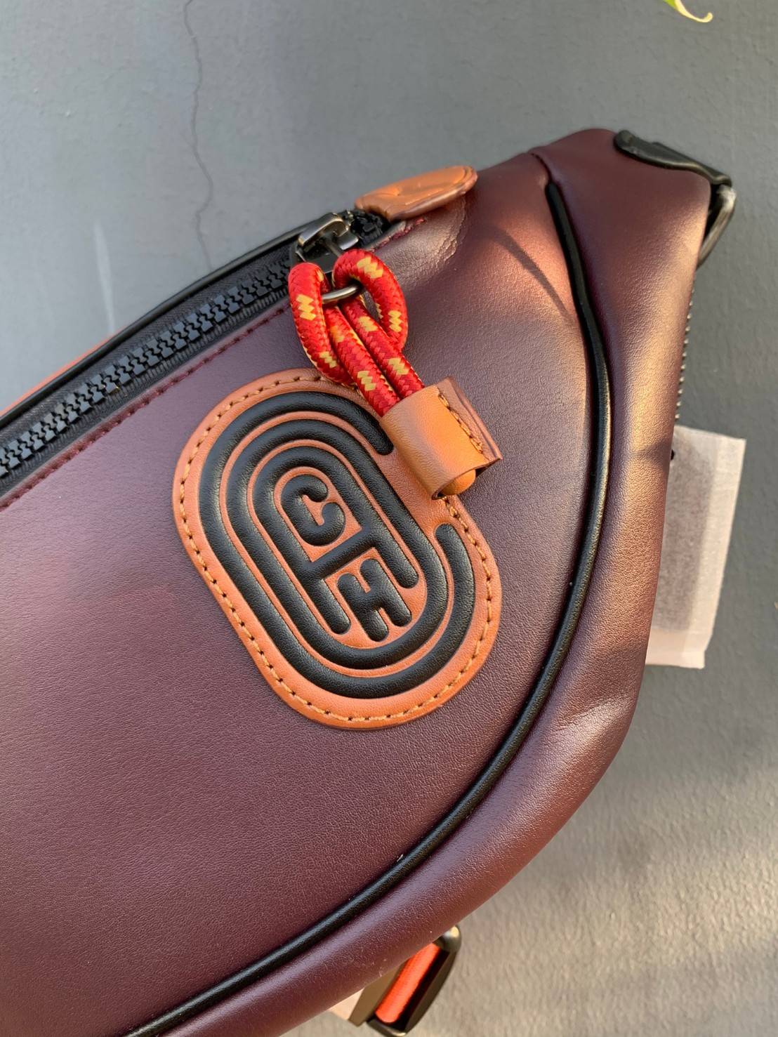 OUTTLET 】Coach Belt Bag ใบใหญ่คะ! Coach Rivington Belt Bag In Colorblock With Coach Patch C78947 สีเข้าใหม่ ได้ใจหนุ่มๆกันเลยค่าา 🌈สีจริงสวยมากค่ะ😘 กระเป๋าคาดอกด้านหน้า//คาดไปทางด้านหลัง//หรือคาดเอวได้ ตามแต่ความถนัดได้เลยนะคะ หนังแท้ นิ่ม