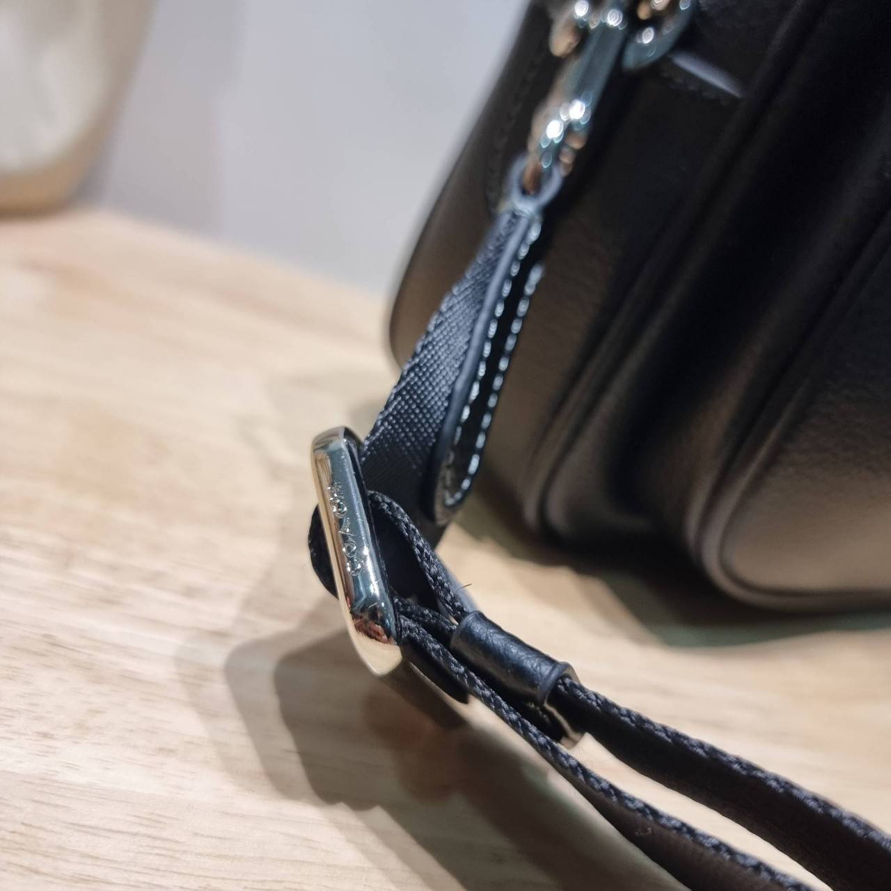 COACH ELIAS CROSSBODY IN SIGNATURE CANVAS BAG CJ509 CJ510 กระเป๋าครอสบอดี้ทรงคลาสสิค ดีไซน์รูปแบบใหม่ ใช้งานง่ายและสะดวก