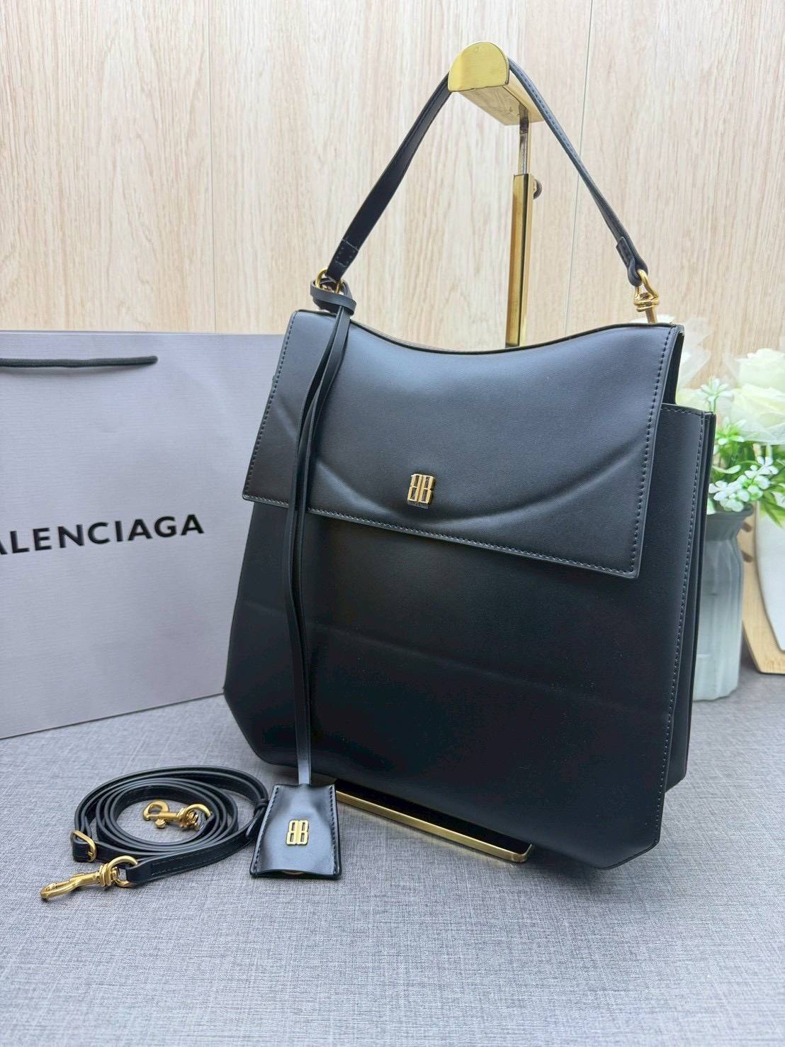 ORI หนังแท้ | Balenciaga Nano Medium Top Handle Bag 27cm กระเป๋าสะพายทรงโท้ท ดีไซน์ใหม่สวยเก๋ตามแบบฉบับแบรนด์