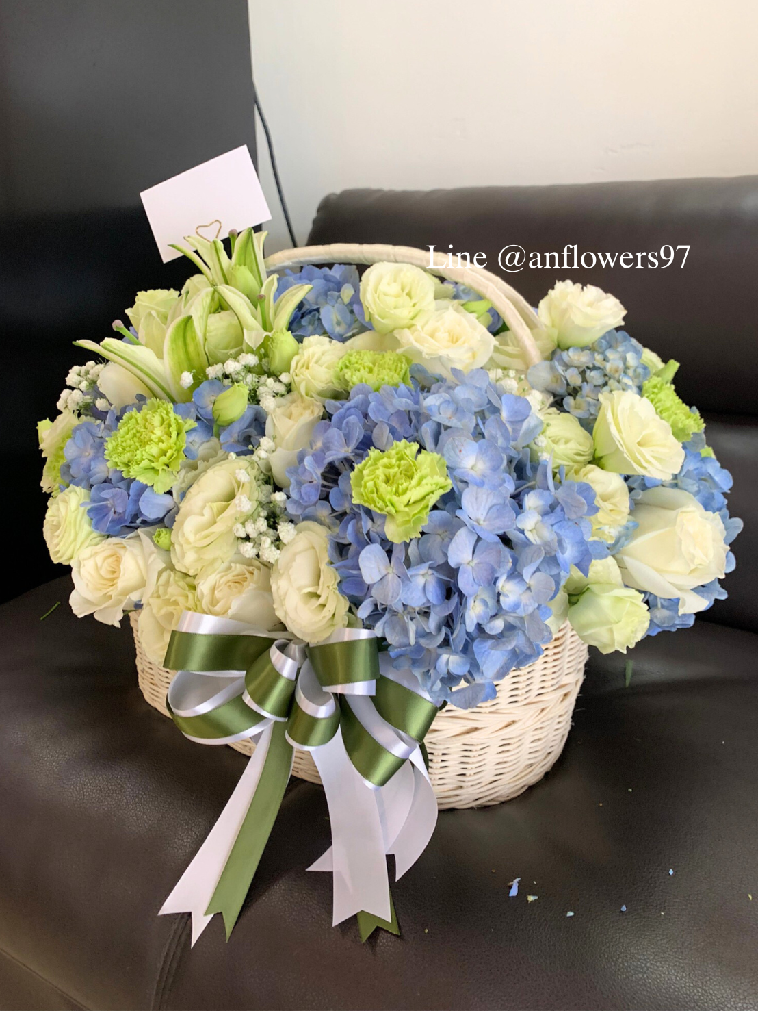 กระเช้าดอกไม้สด กระเช้าดอกไม้ Flower basket ตระกร้าดอกไม้
