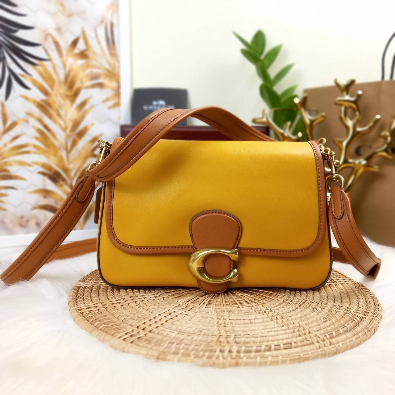 COACH SOFT TABBY SHOULDER BAG (C4823//C5261) กระเป๋าถือ กระเป๋าสะพาย ที่ใครๆก็เข้าถึงได้ หรูหรา คลาสสิค ลุคเรียบร้อย แต่ความสวยไม่น้อย! ดาเมจความลุคผู้ดีรุนแรงมาก!!เกินต้าน!!// วัสดุหนังแท้ทั้งใบ หนังเรียบ หนังนิ่มมากๆ อยู่ทรงสวยมากๆด้วย// ด้านในโล่งกว้าง