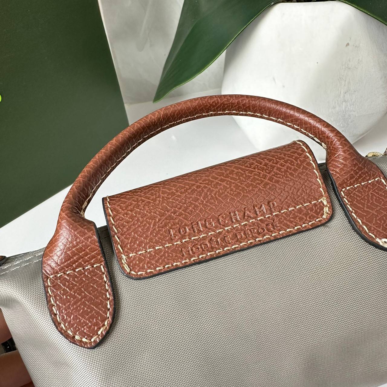 LONGCHAMP LE PLIAGE ORIGINAL Pouch with handle กระเป๋าใบเล็กขนาดกระทัดเหมาะกับใส่ของจำเป็นจุกจิก กันน้ำได้ พร้อมส่ง