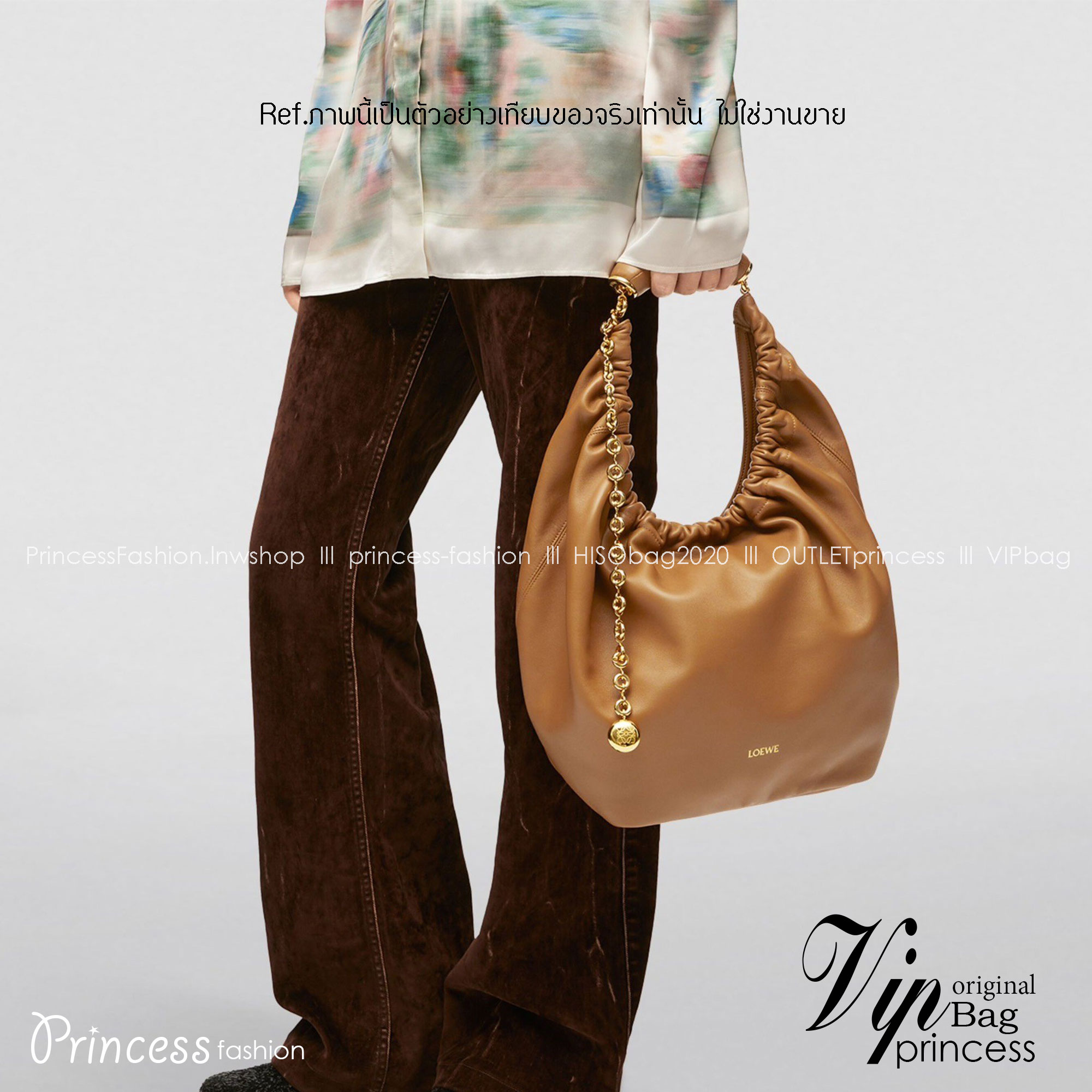 LOEWE Medium Squeeze bag in nappa กระเป๋าสะพายคอลใหม่ ดีไซน์เก๋เรียบหรูงานสวยทั้งภายนอกและภายใน ขึ้นแบบจากงานจริง เป๊ะสุด ปั้มทุกจุด งานจริงสวยทุกมุมเป๊ะปังมากค่ะ