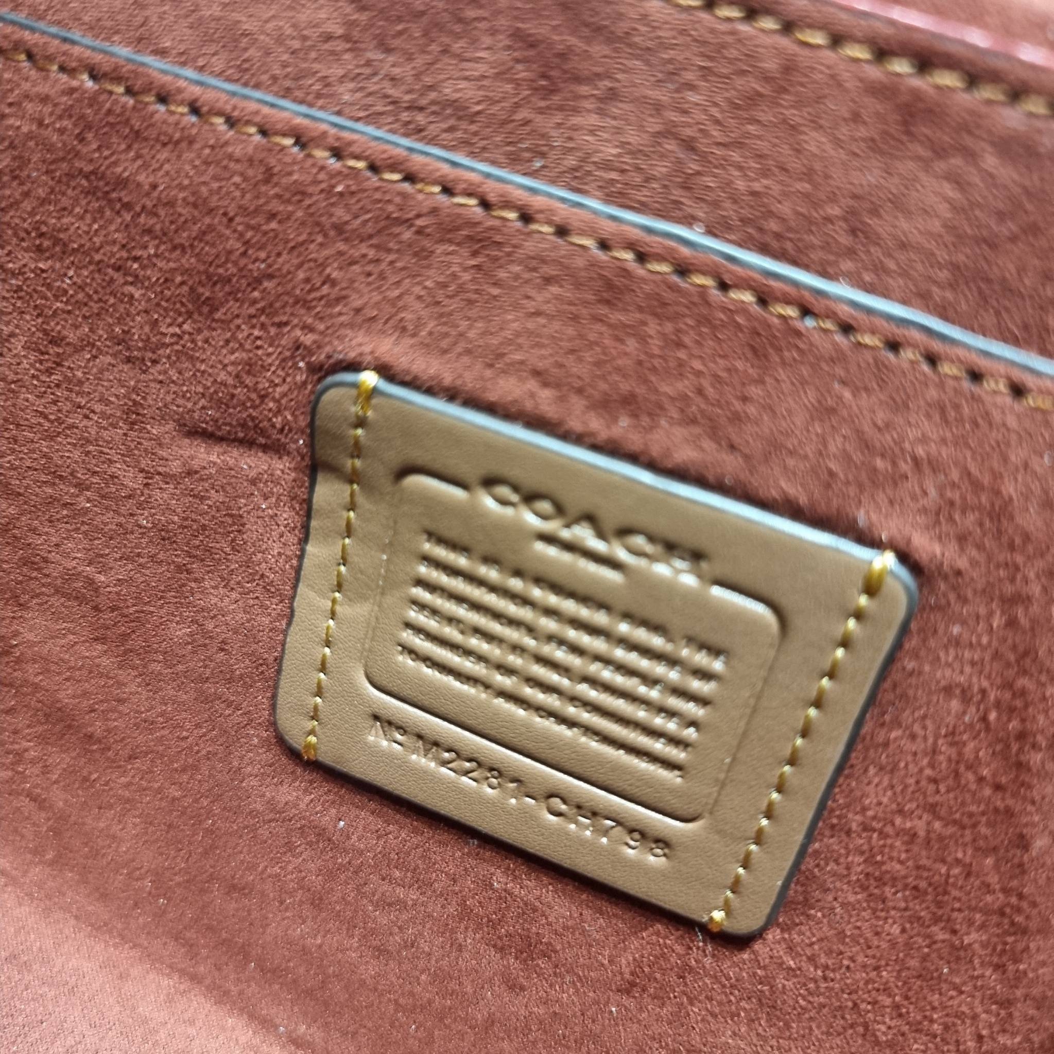 COACH CH798 TABBY BOX BAG IN SIGNATURE CANVAS ดีไซน์ใหม่ปี 2023 กับกระเป๋าสะพายมัลติฟังก์ชั่น ครบครัน ใช้งานได้หลากหลาย สวยคมชัด คลาสสิคใช้ได้ทุกลุค