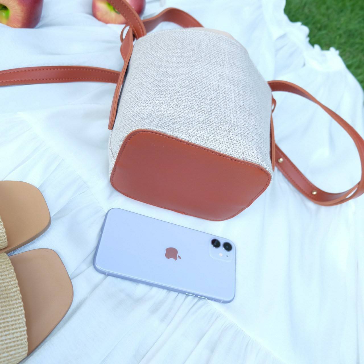 สวยมาก KEEP ‘ Vitamin Sea ‘ Col.3 ทรงถังน่ารักมาก สไตล์ Casual ดูดี สุดๆ ตัดขอบหนังสีน้ำตาล ทรงน่ารัก ด้านในมีถุงผ้าใบเล็กใส่ของได้อีกชั้น ดีไซน์รูปแบบสวย *ดีต่อใจ ใครชอบทรงนี้ห้ามพลาดเลยน๊า 😁❤️ ถือเที่ยว ไปทะเลก้อสวยสุดๆ