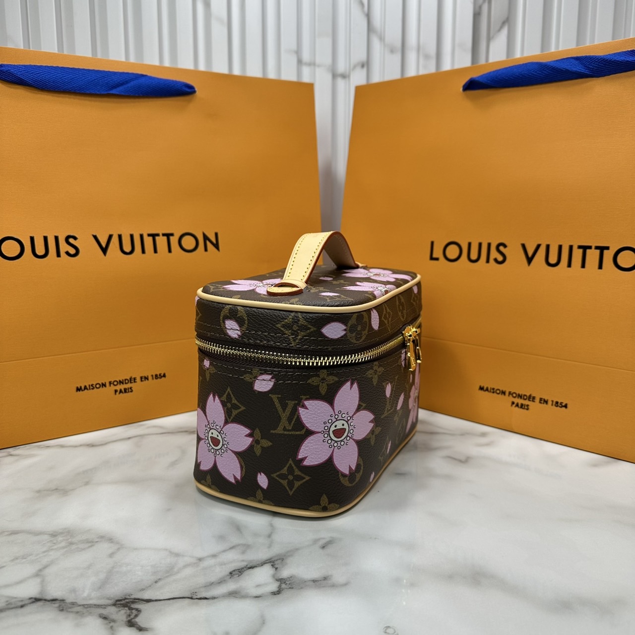 ORI หนังแท้ | คอลใหม่ดอกไม้แสนหวาน LV x TM Cherry Blossom bag กระเป๋าสะพายดีไซน์คลาสสิครุ่นสุดปัง ปรับลุคให้มีชีวิตชีวาด้วยลายดอกไม้เชอรี่บลอสซั่ม คอลใหม่สุดเอ็กซ์คลูซีฟ