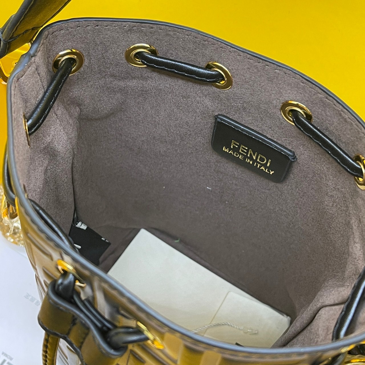 FENDI Mon Tresor Brown leather mini bag / FENDI Bucket Bag กระเป๋าสะพายทรงบัคเก็ต ไซส์มินิ เกรดออริ สลับแท้ 1:1 ใช้ต่างประเทศได้