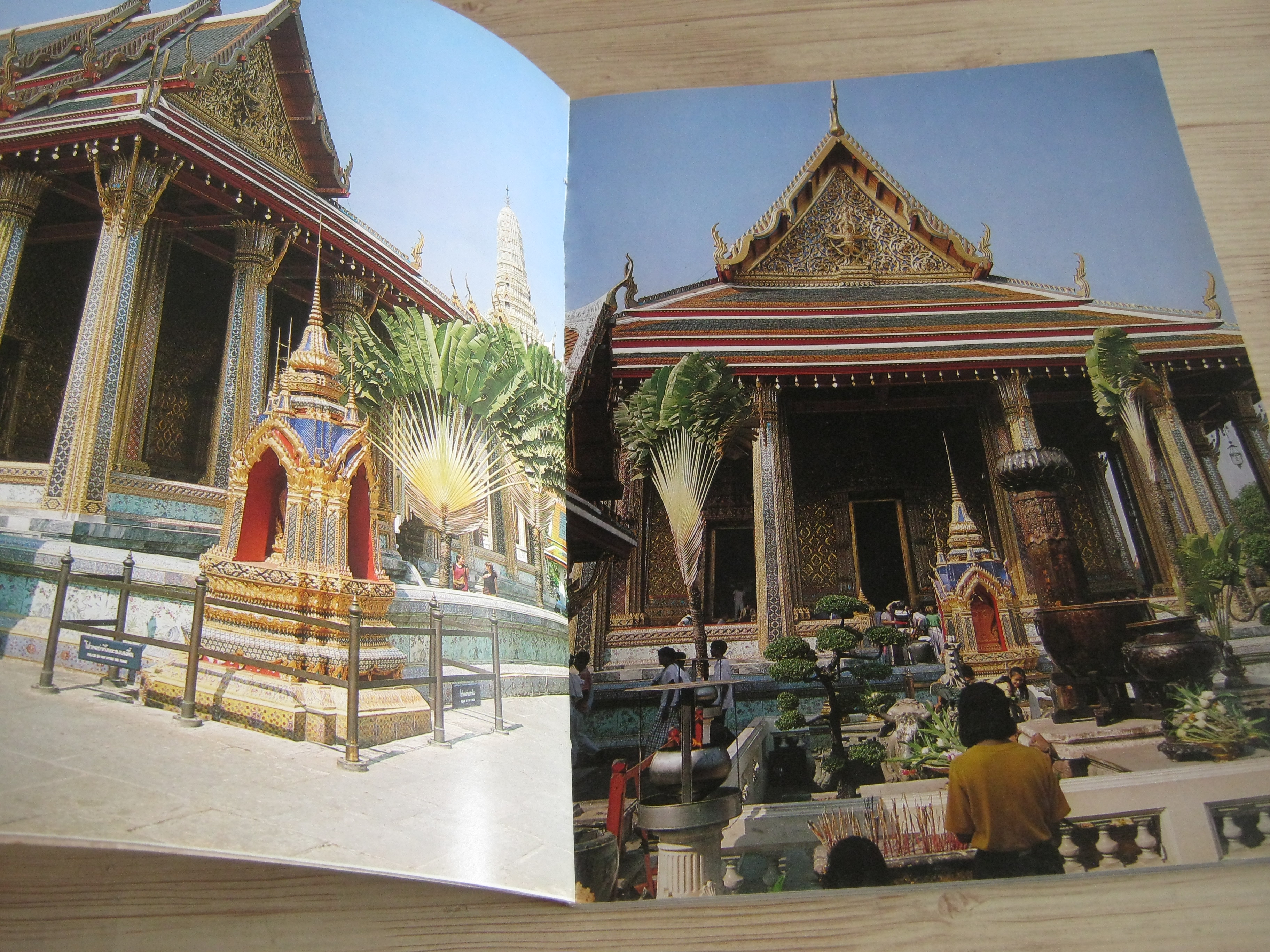 BANGKOK AYUTTHAYA PATTAYA EDIZIONE ITALIANA By Giovanna Magi (ภาพสี่สีทั้งเล่ม)