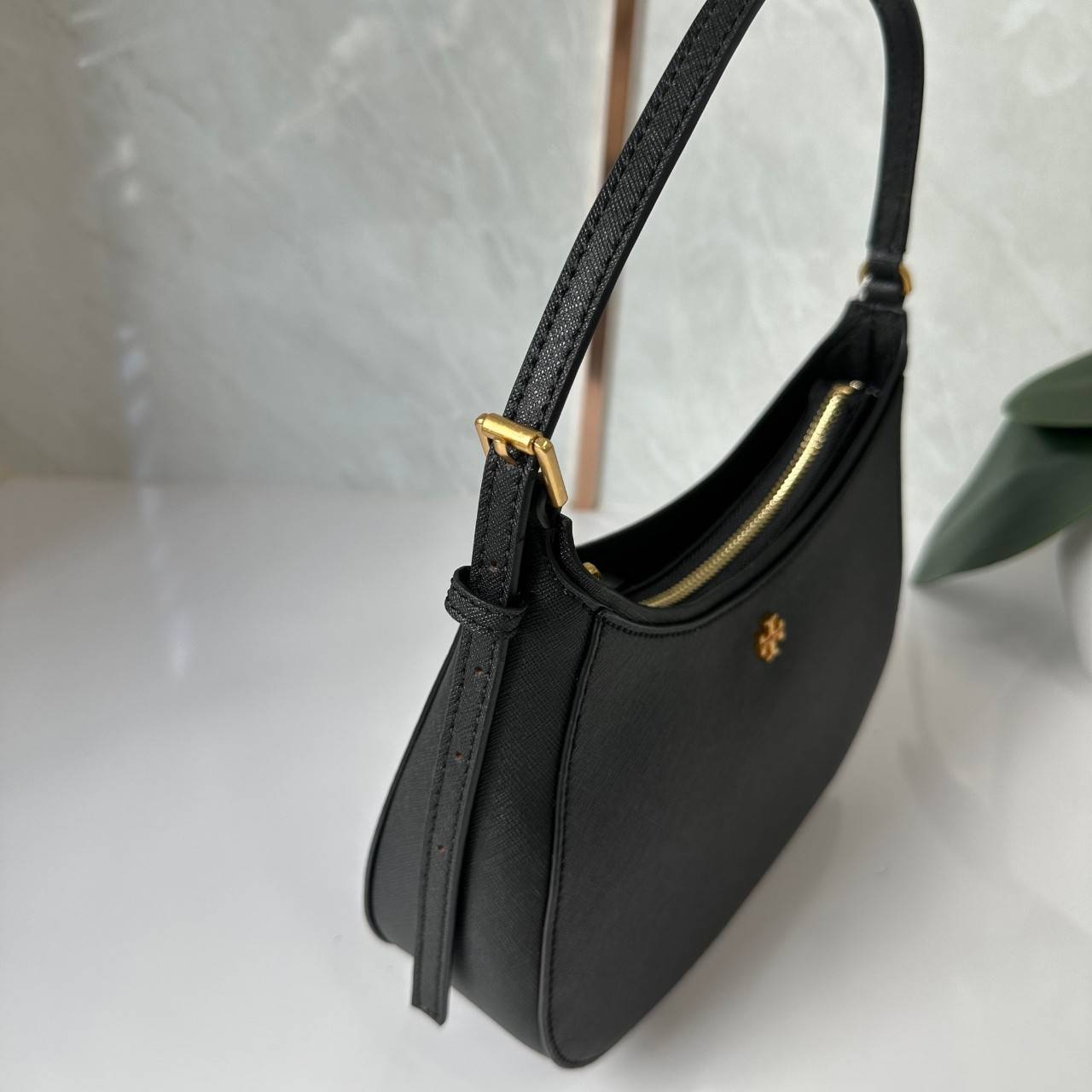 TORY BURCH EMERSON ZIP SHOULDER BAG 137416 / TORY BAG พร้อมส่ง 3 สี กระเป๋าสะพายไหล่ / คล้องแขน หนังซาเฟียโน่ ทนทาน