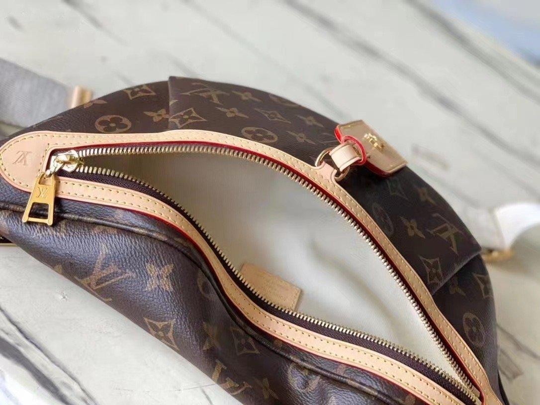 LV Hight Rise Bambag / LV Belt Bag พร้อมส่ง กระเป๋าคาดอก/คาดเอว ใช้ไ้ทั้งชายหญิง ไอเท็มเด็ดที่ใครๆก็ต่างรอคอย!! ทั้งดีไซน์และฟังก์ชั่นการใช้งาน ตอบโจทย์แน่นอนจ้า