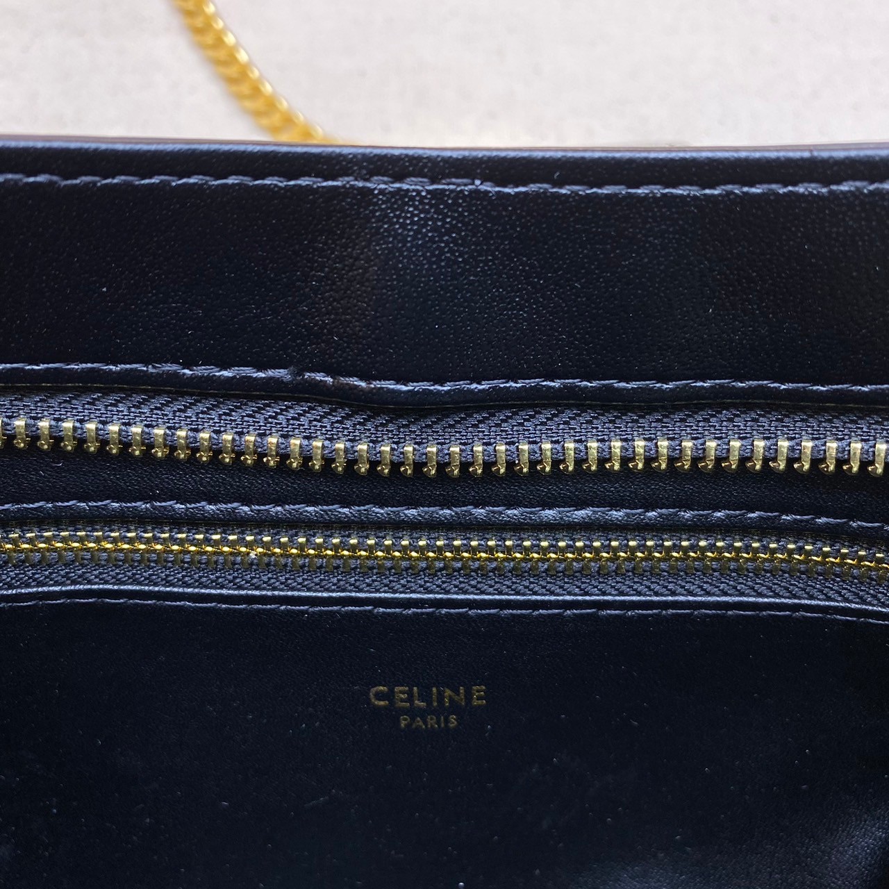 CELINE MEDIUM WILTERN BAG IN SMOOTH CALFSKIN / Celine hobo / Celine Bag พร้อมส่ง กระเป๋าถือ/สะพายโซ่อะไหล่ทองหรูหรา ทรงโฮโบ สวยผู้ดี ใช้งานง่าย โดดเด่นด้วยโลโก้สีทอง
