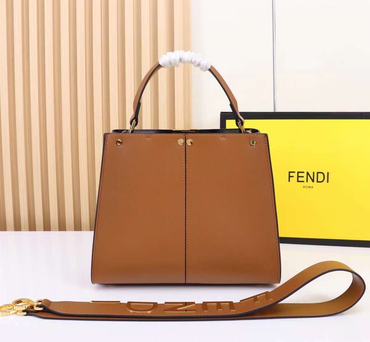 พร้อมส่ง 3 สี FENDI Peekaboo X-Lite Medium กระเป๋าสะพาย 🧡 เกรดออริจินอล 1:1 สลับแท้