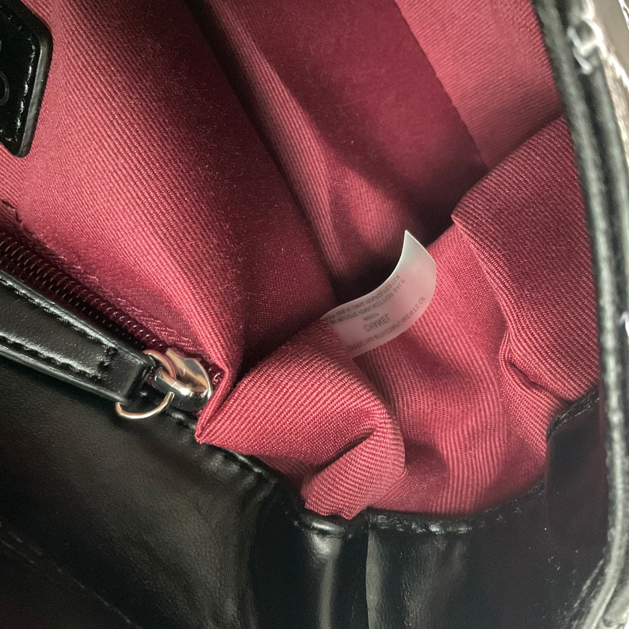 Chanel E/W Quilted Chain Stitch Flap Bag - Black Shoulder Bag / CHANEL VIP CROSSBODY BAG กระเป๋าทรงสะพายข้าง หนังพียู อะไหล่เงิน เย็บกิมมิคตารางสีขาว