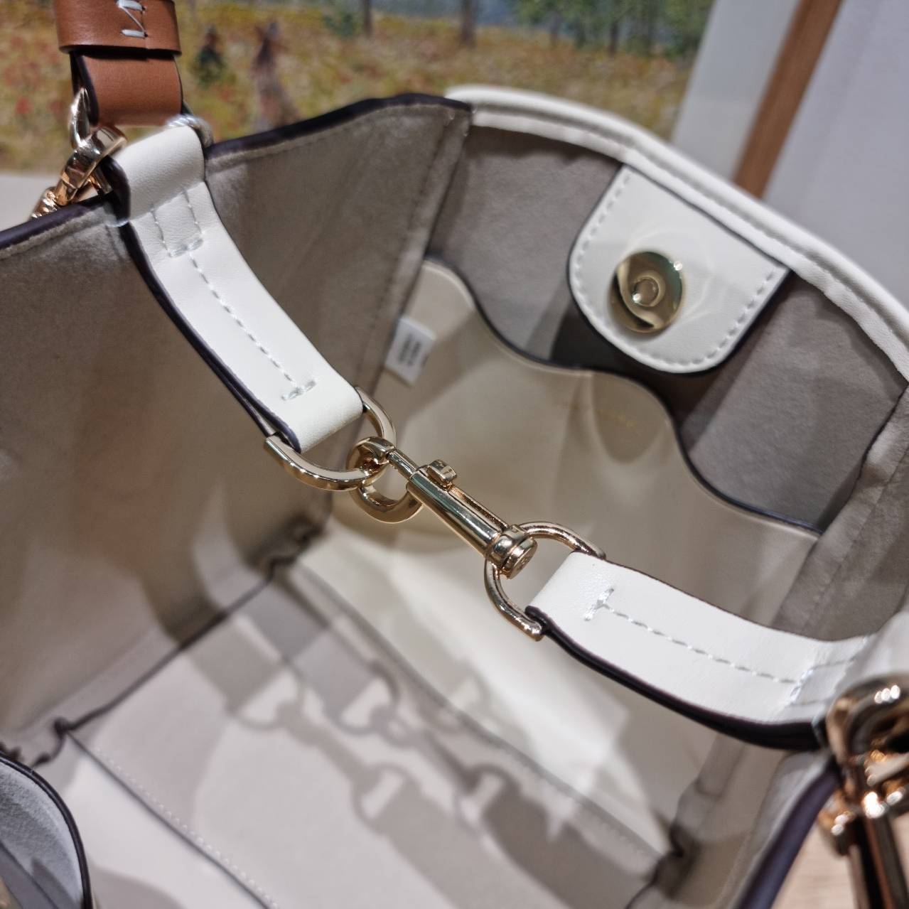 TORY BURCH SMALL T MONOGRAM MCGRAW BUCKET BAG กระเป๋าทรงบัคเก็ตโมโนแกรม เกรดออริ สลับแท้ 1:1 ใช้งานต่างประเทศได้