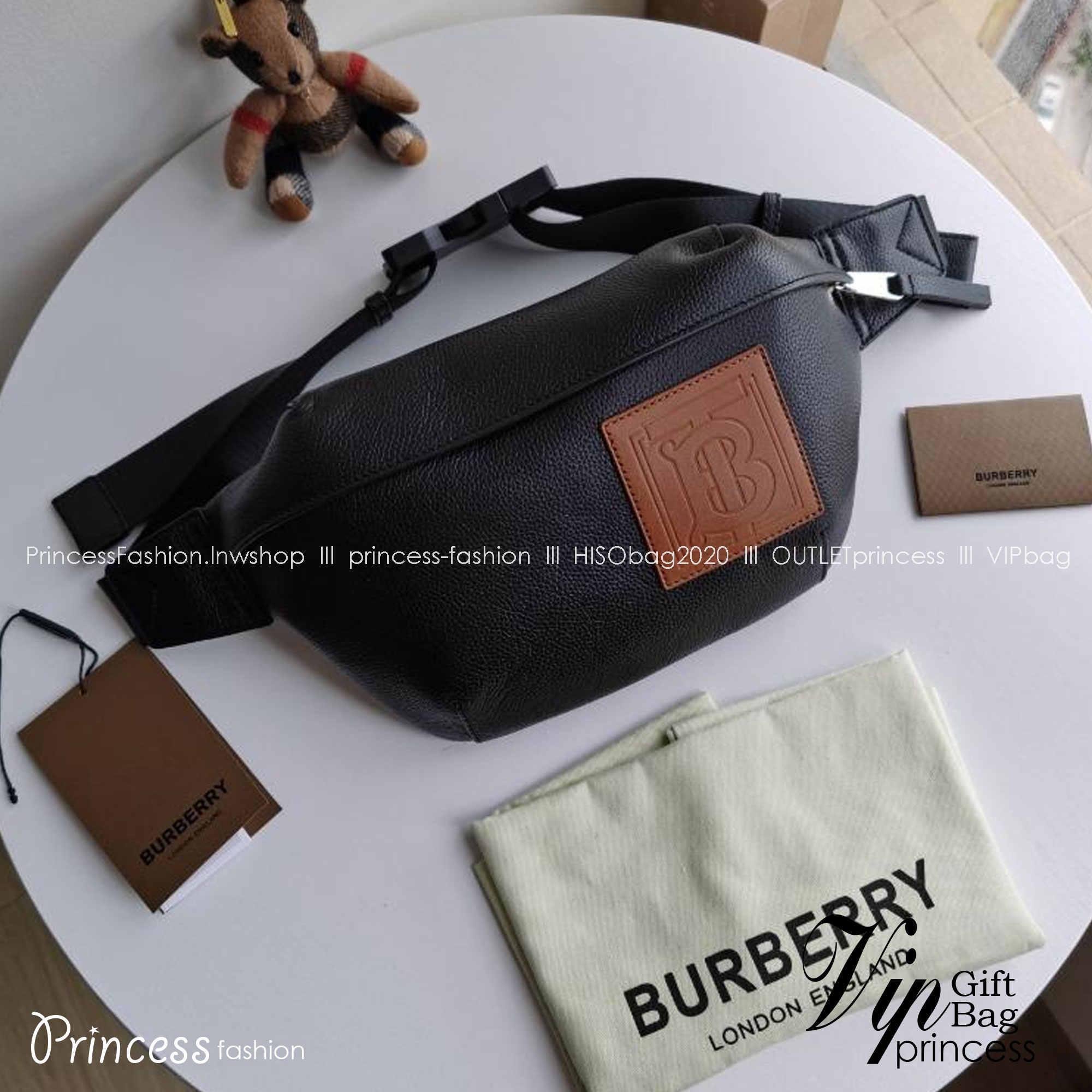 Burberry Medium Monogram Motif Leather Bum Bag / BURBERRY BELT LEATHER VIP วัสดุหนังแท้เต็มใบ คาดเอว คาดอกแบบ UNISEX ใช้ได้ทุกเพศ ด้านหน้าประดับลายแบรนด์สีน้ำตาลสุดเท่ ด้านในเปิดปิดด้วยซิปยาว ใส่มือถือได้ทุกรุ่น