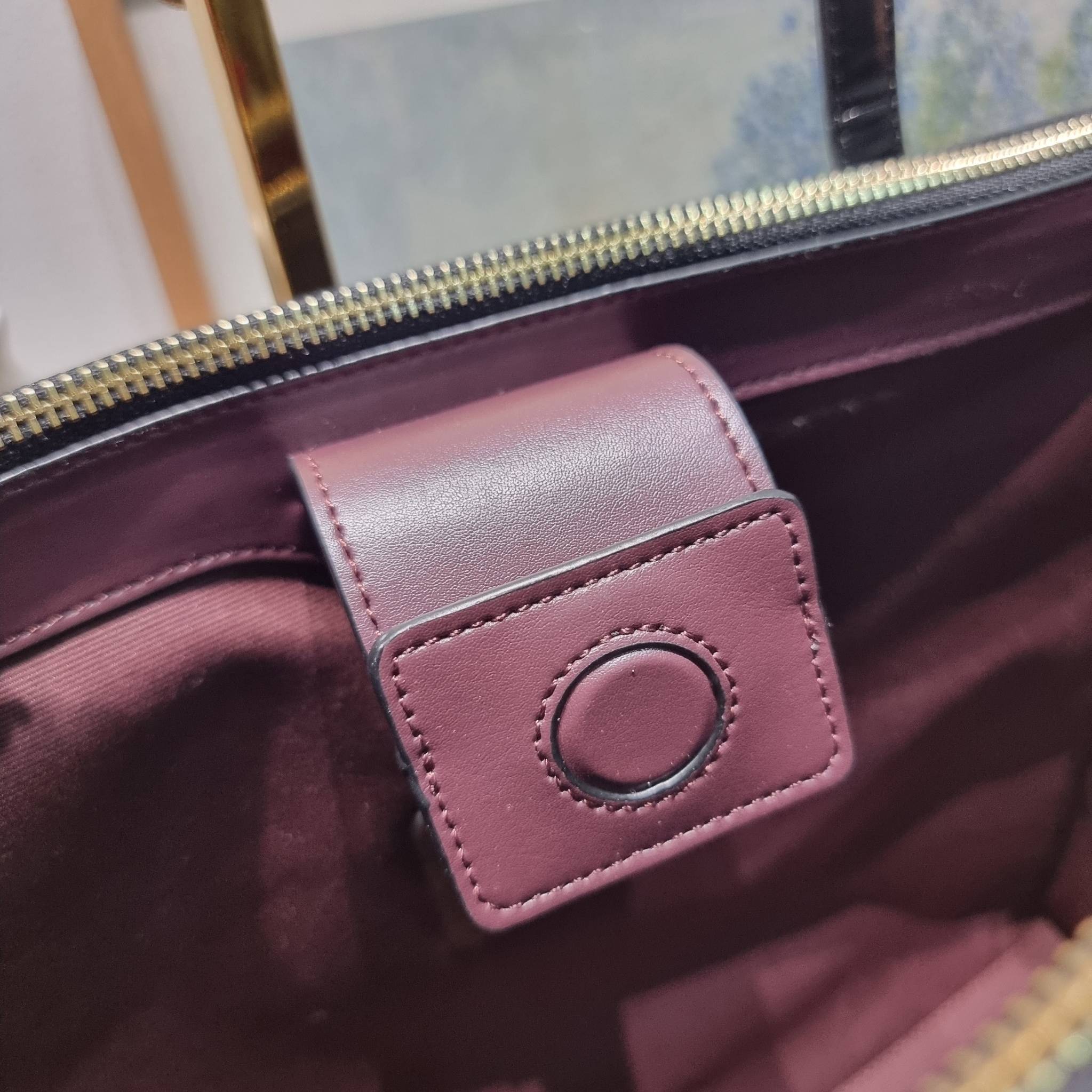 COACH NINA CARRYALL CL654 / COACH Nina Tote Bag พร้อมส่ง 2 สี กระเป๋าโท้ทสะพายไหล่ ใบใหญ่ คอลเลคชั่นใหม่ ตอบโจทย์คนที่ชอบใส่ของเยอะๆได้อย่างดี ดีไซน์รูปทรงคลาสสิค เรียบหรู